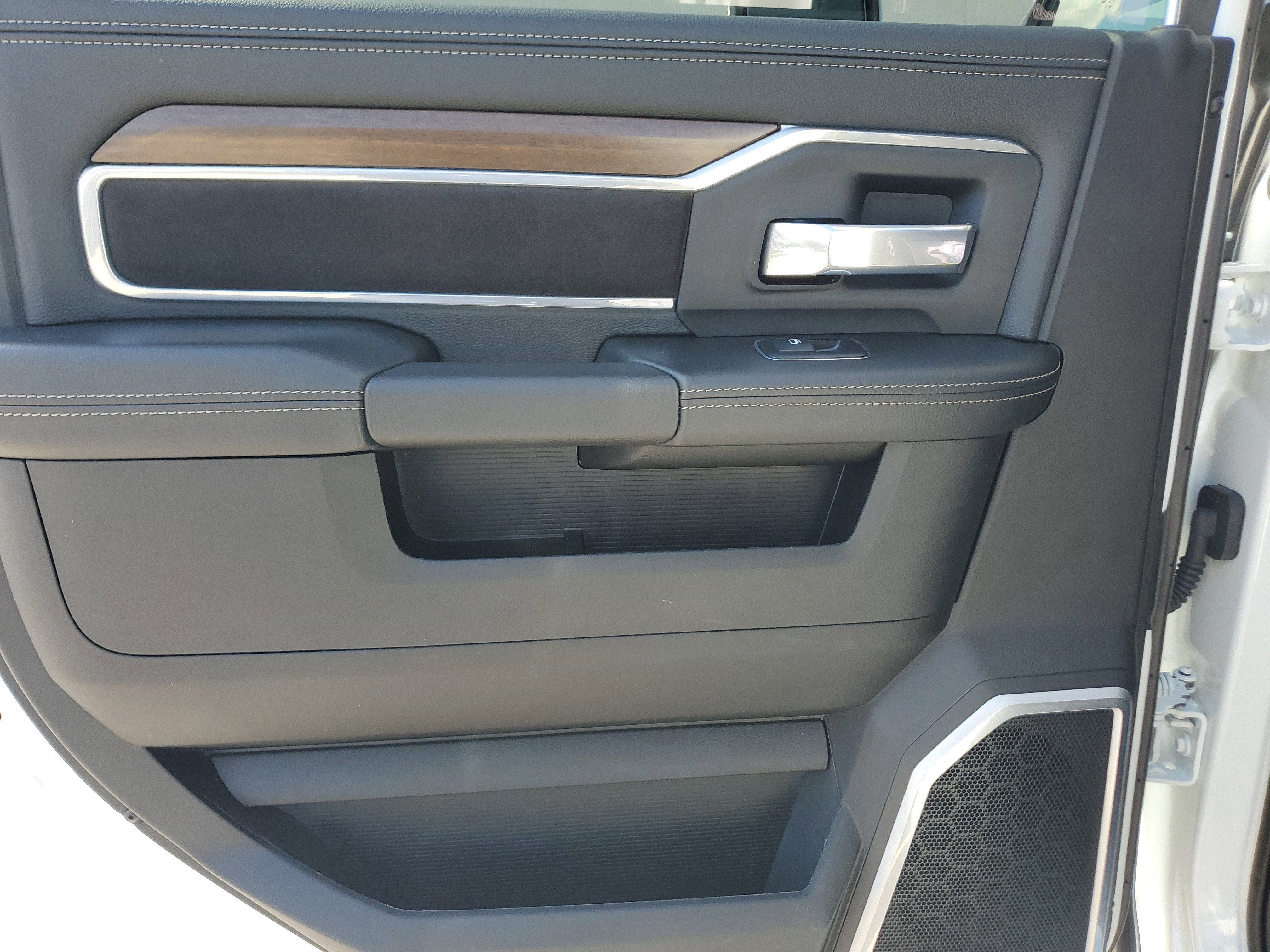 2024 RAM 2500 Laramie 4WD Diesel