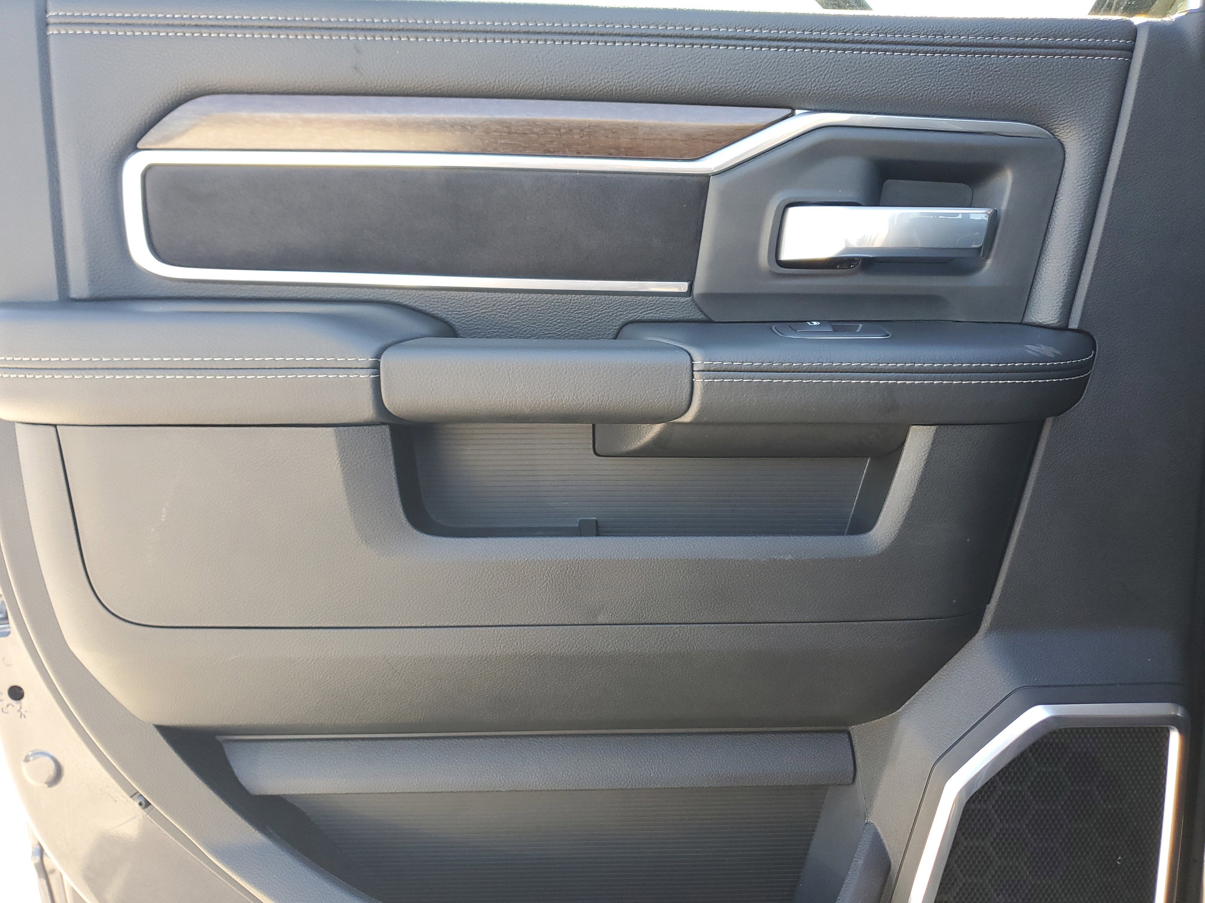 2024 RAM 2500 Laramie 4WD Diesel