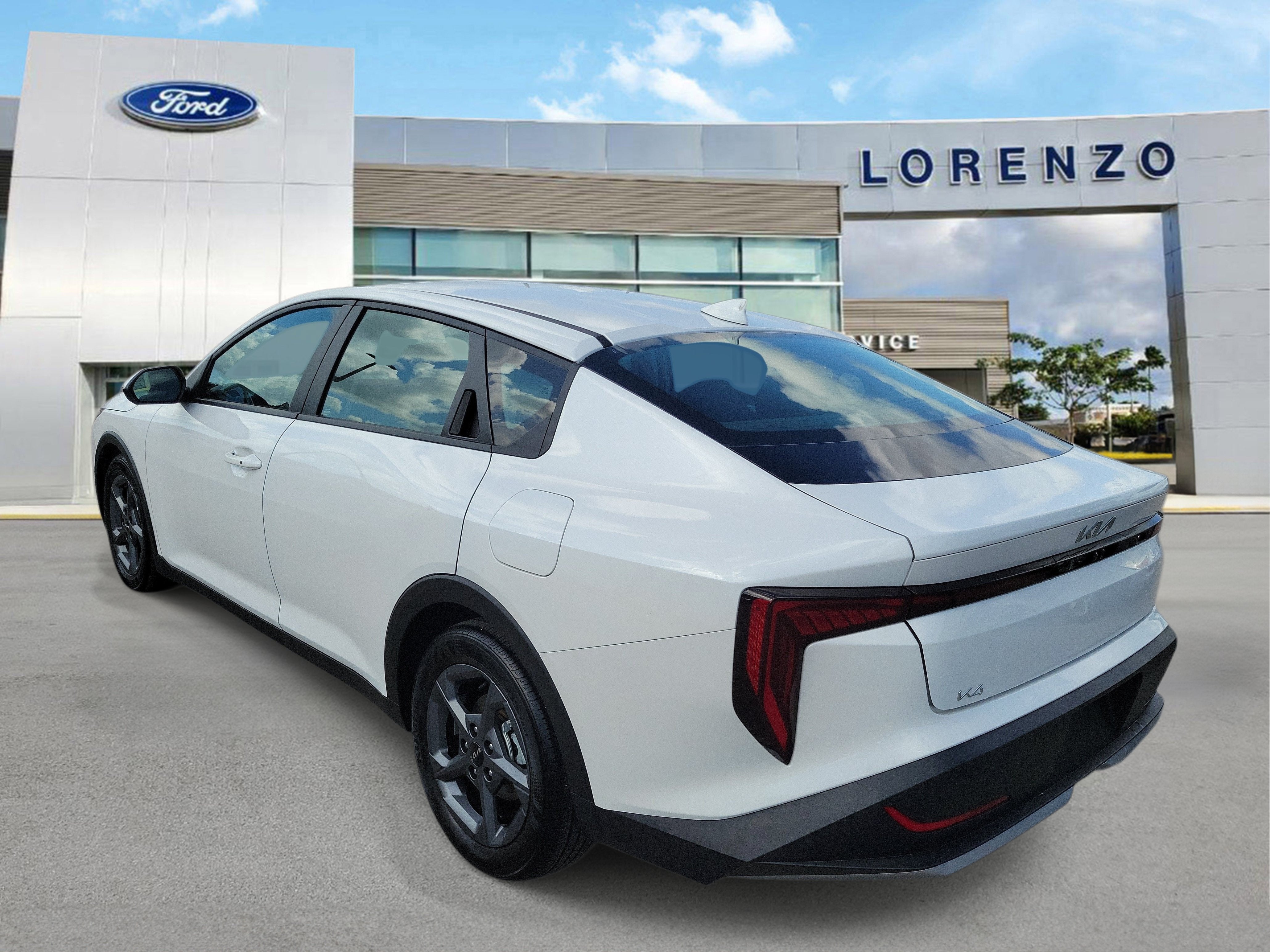 2025 Kia K4 LXS