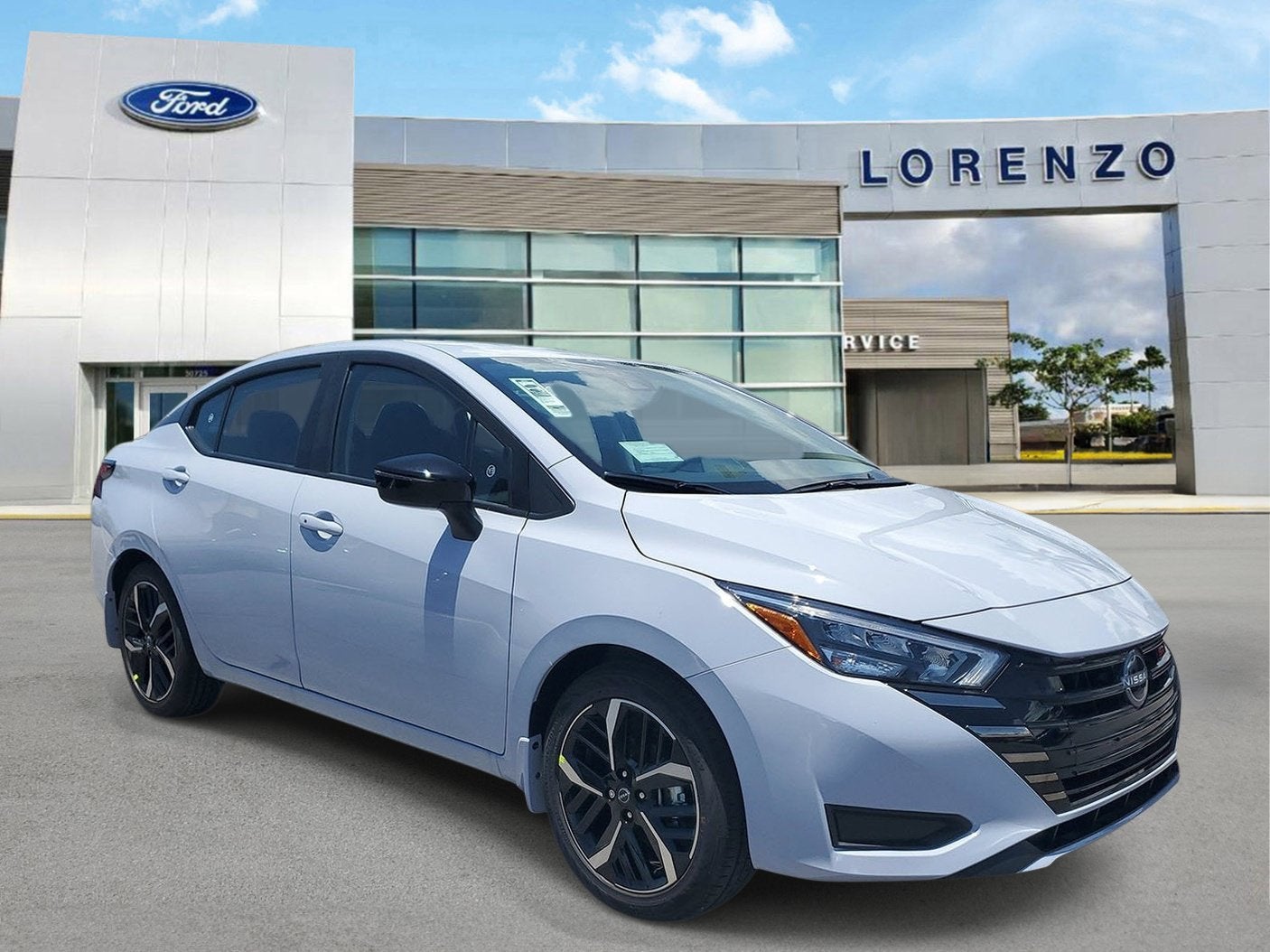 2025 Nissan Versa SR