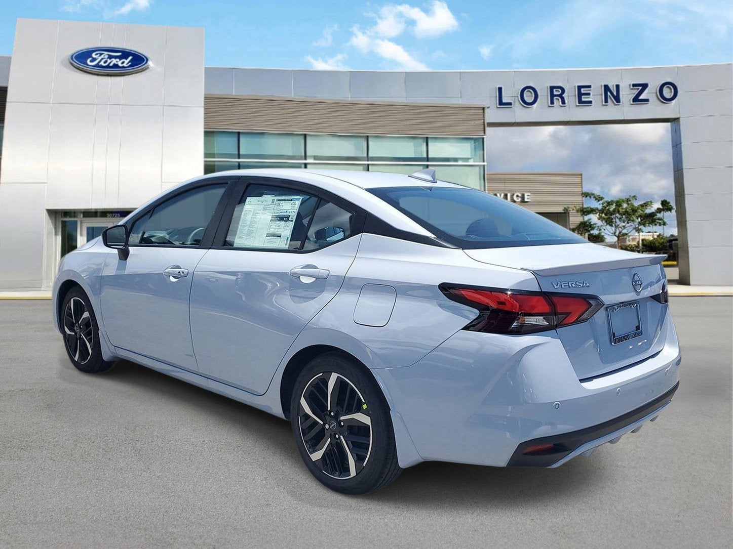 2025 Nissan Versa SR
