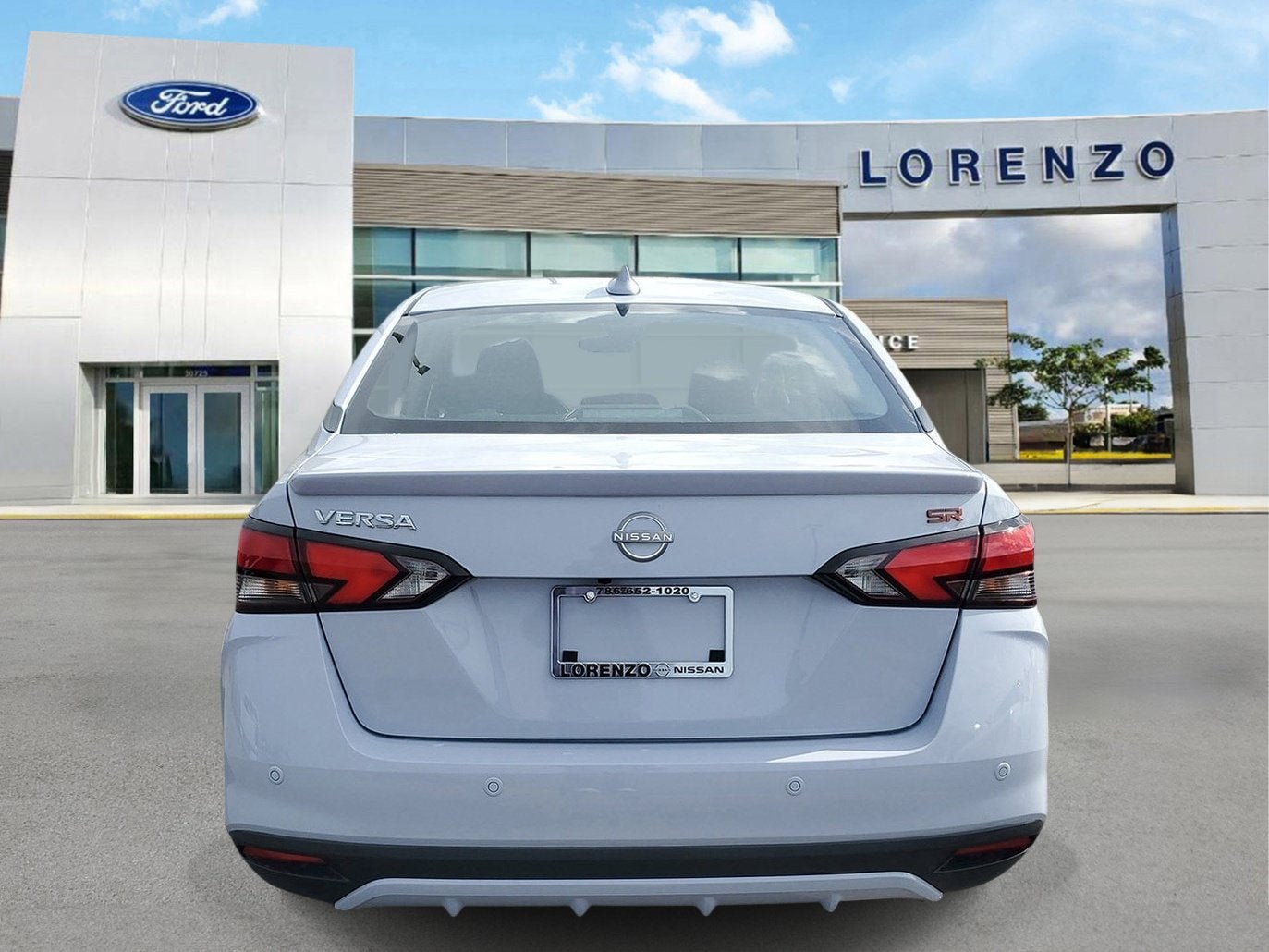 2025 Nissan Versa SR
