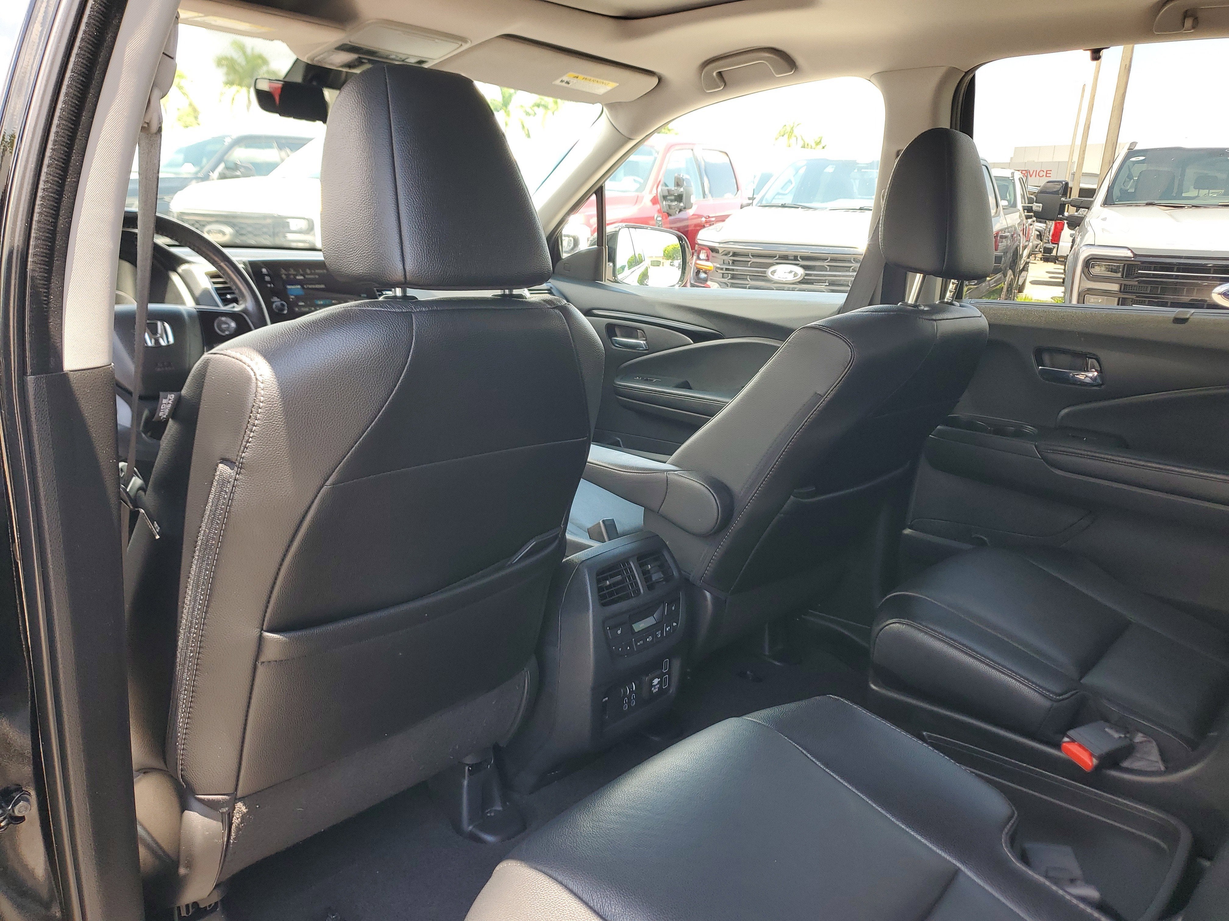 2022 Honda Pilot Touring 7-Passenger