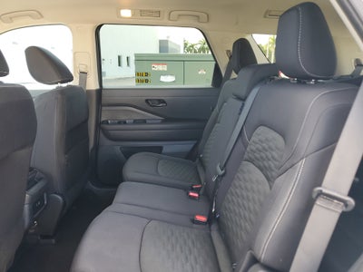 2024 Nissan Pathfinder S