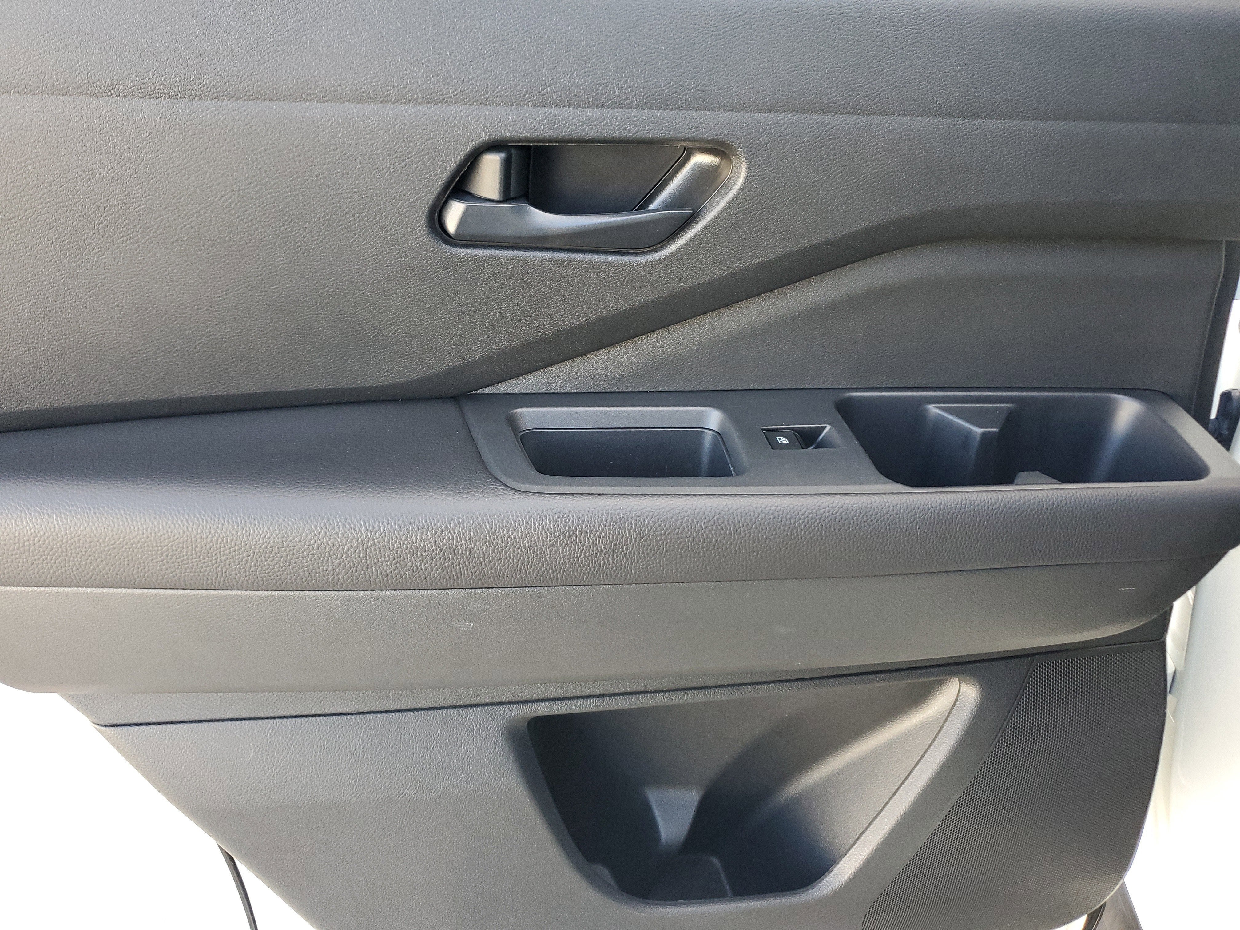 2024 Nissan Pathfinder S