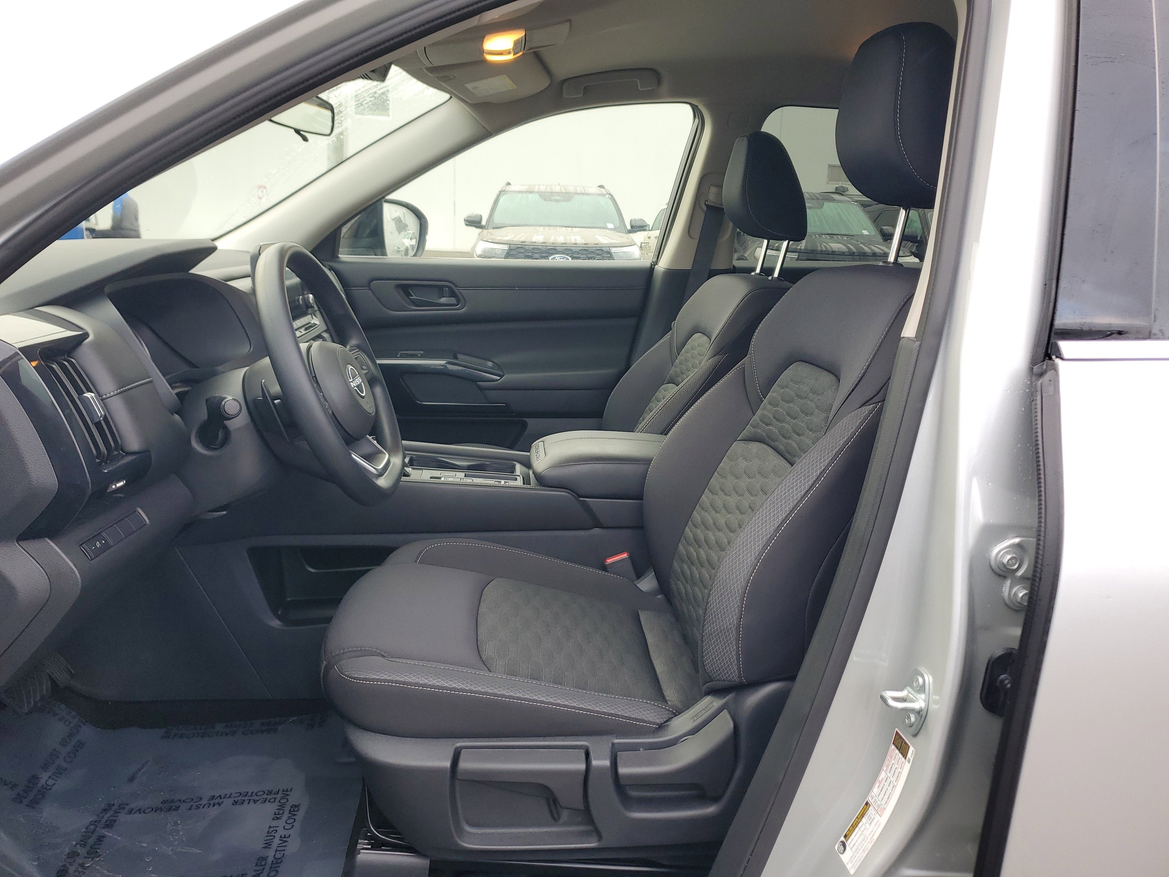 2024 Nissan Pathfinder S