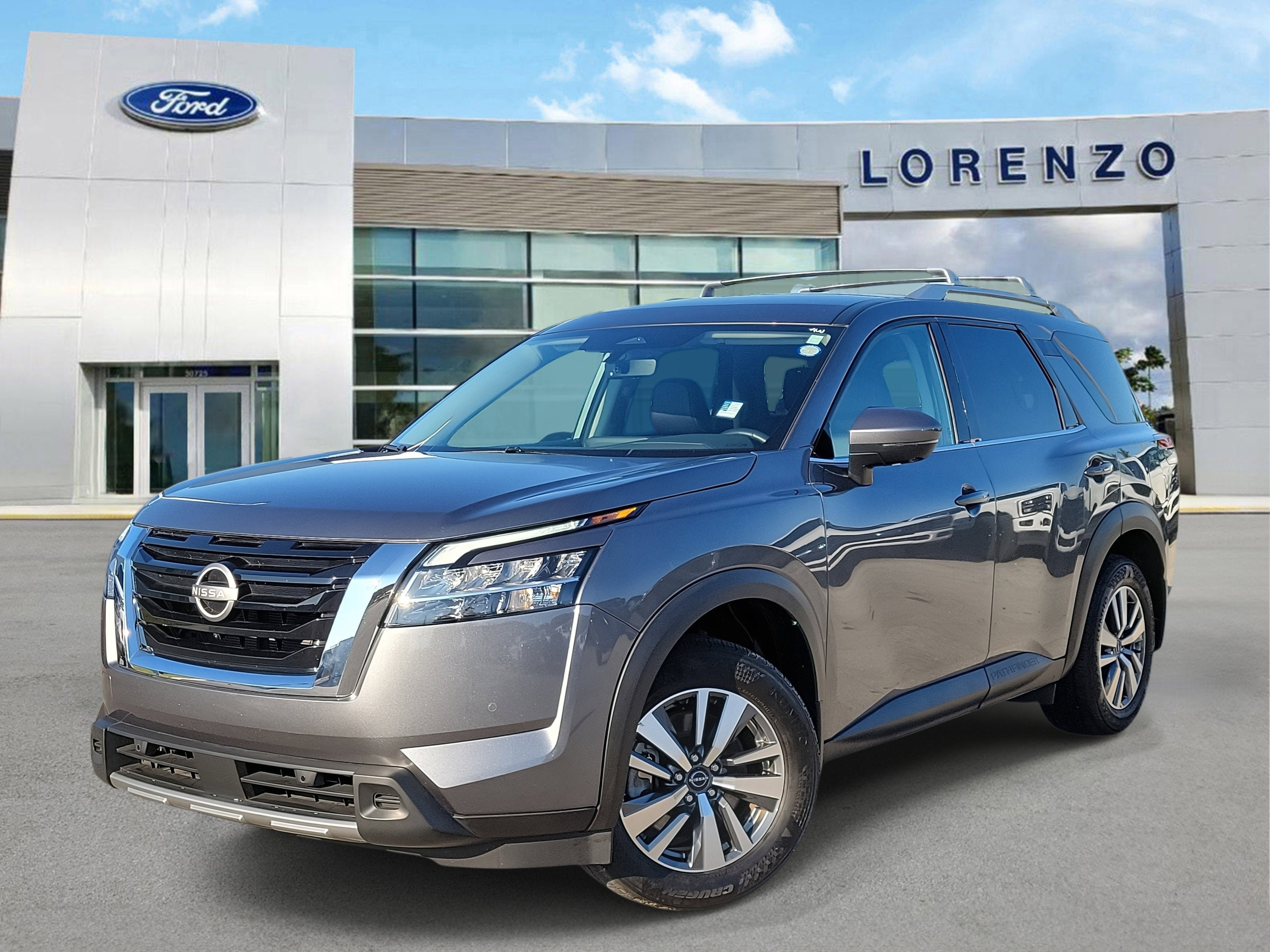 2024 Nissan Pathfinder SL
