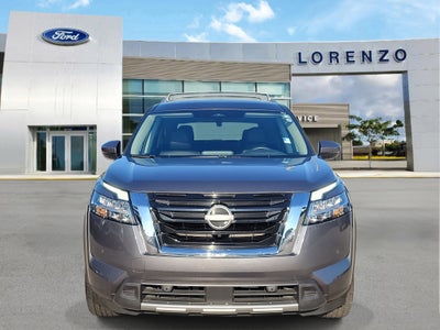 2024 Nissan Pathfinder SL