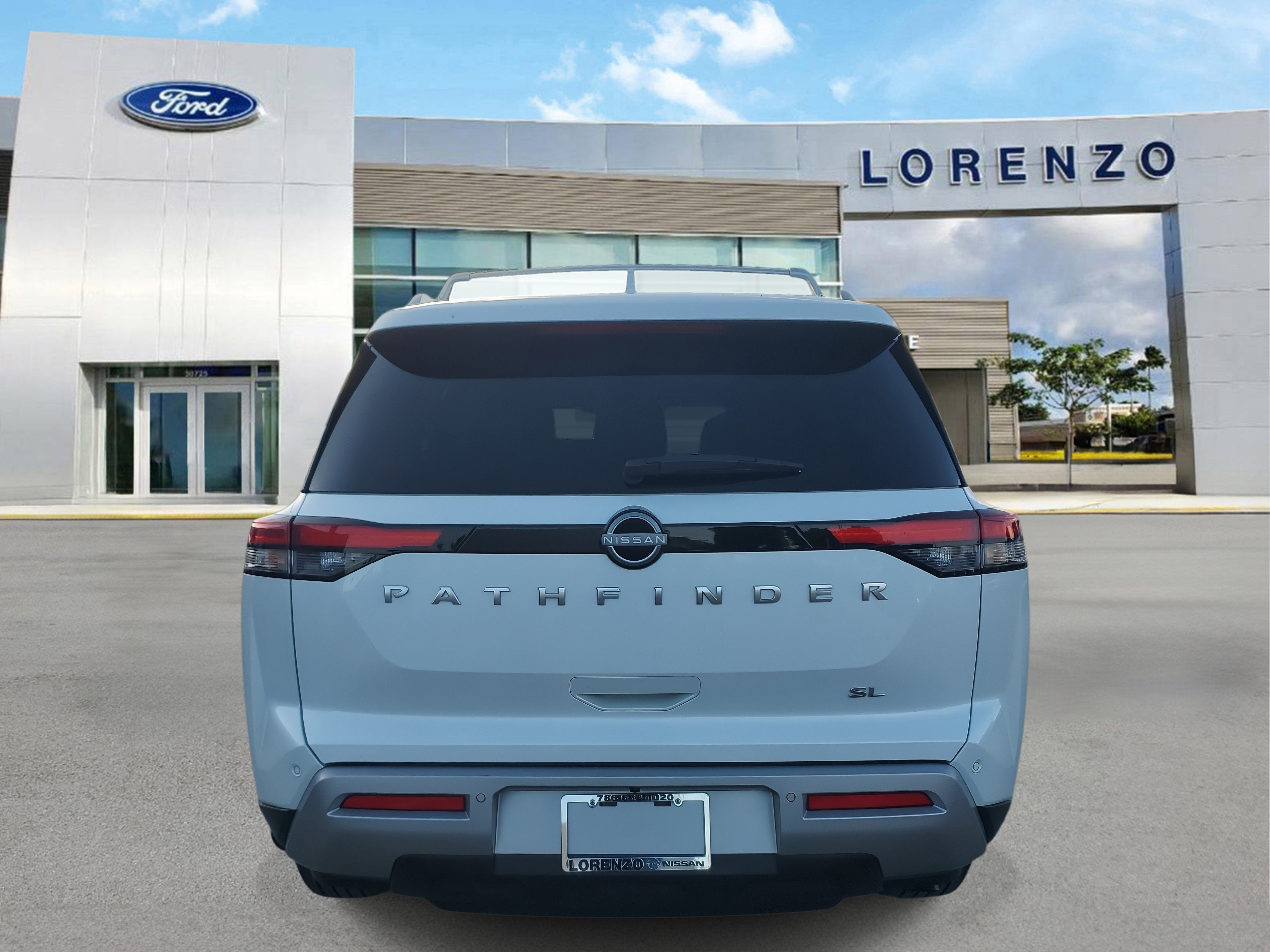 2025 Nissan Pathfinder SL