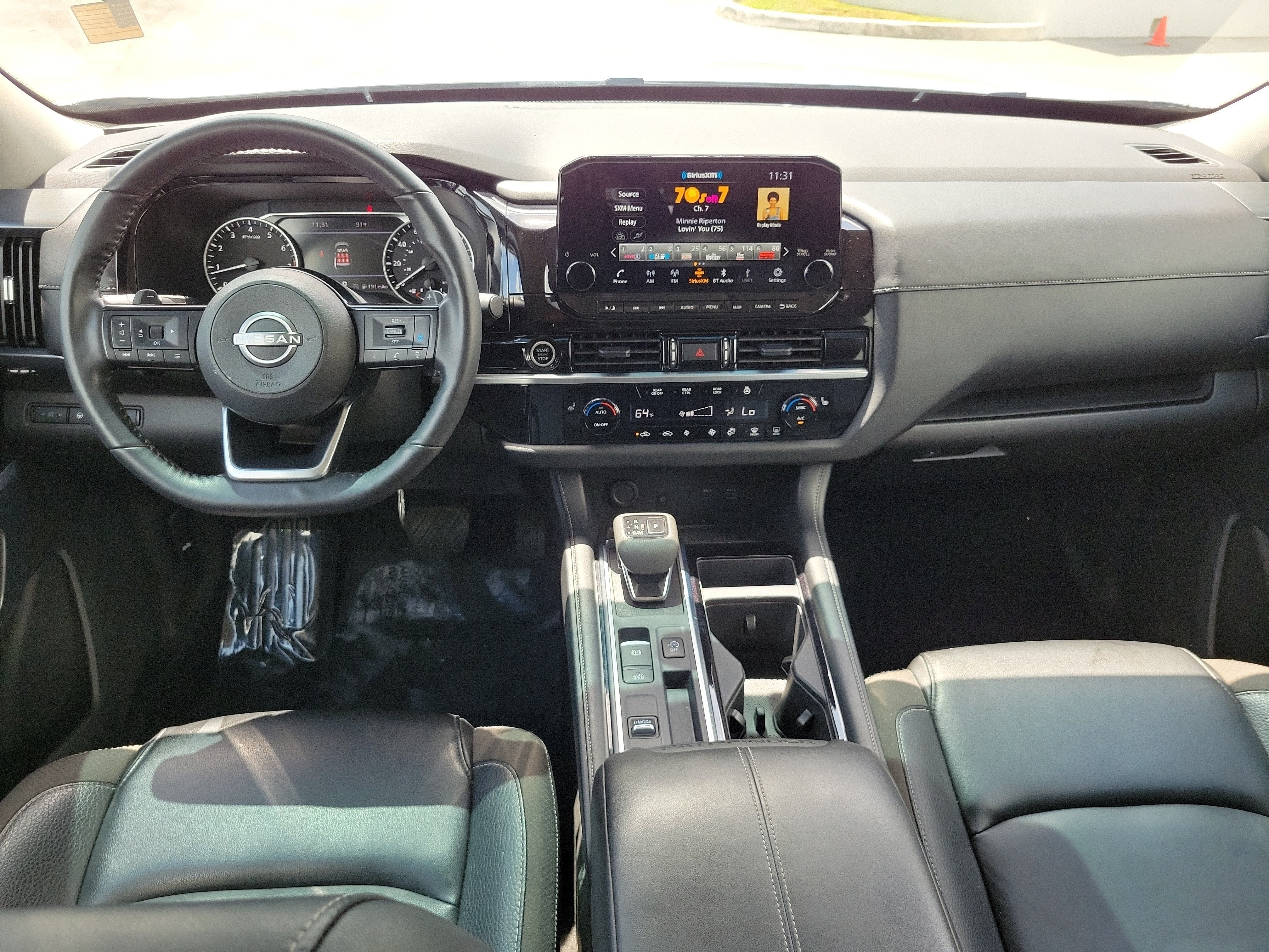 2024 Nissan Pathfinder SL