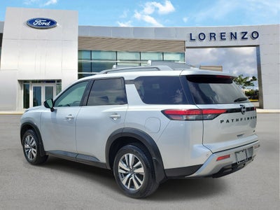 2024 Nissan Pathfinder SL