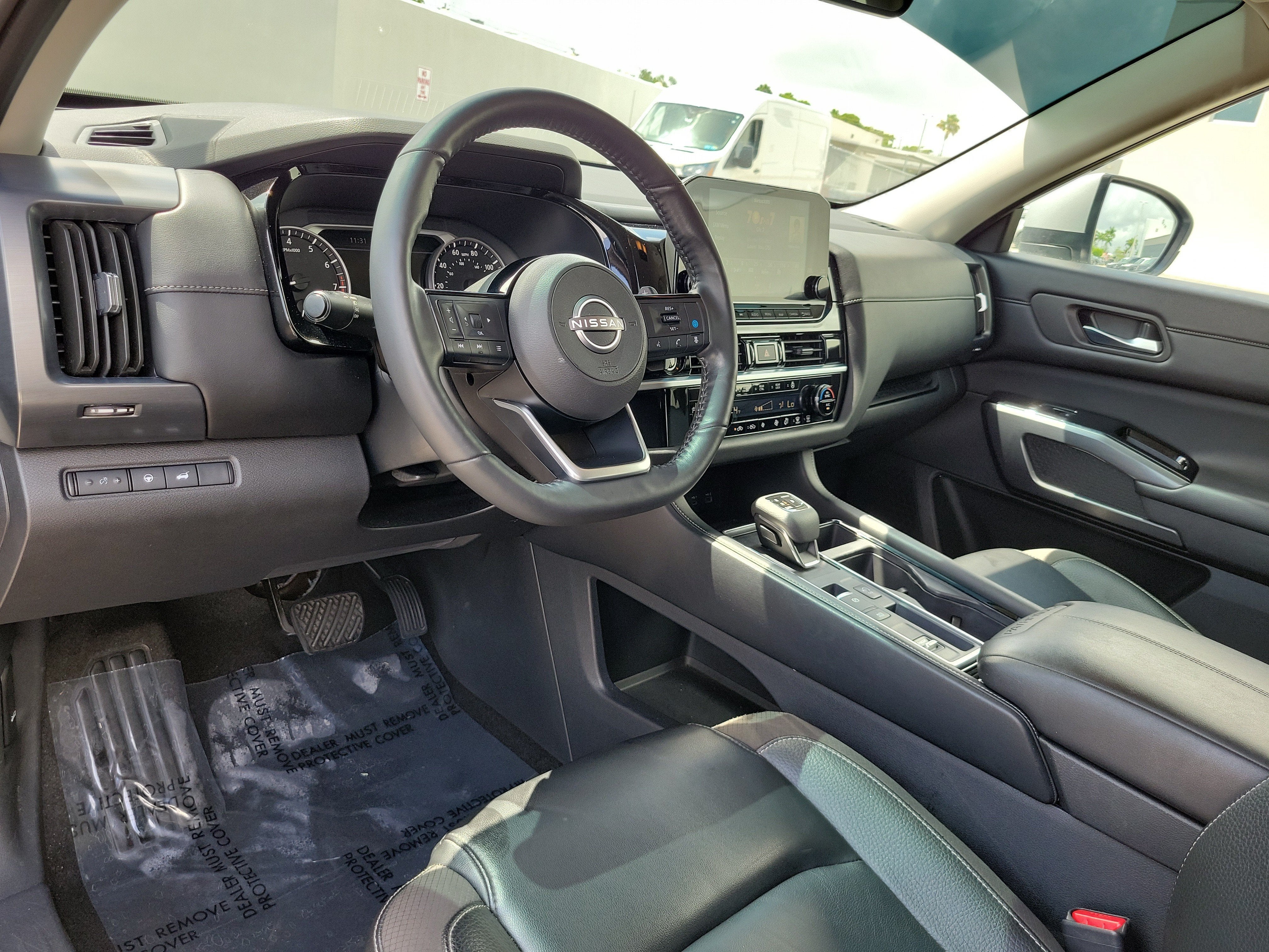 2024 Nissan Pathfinder SL