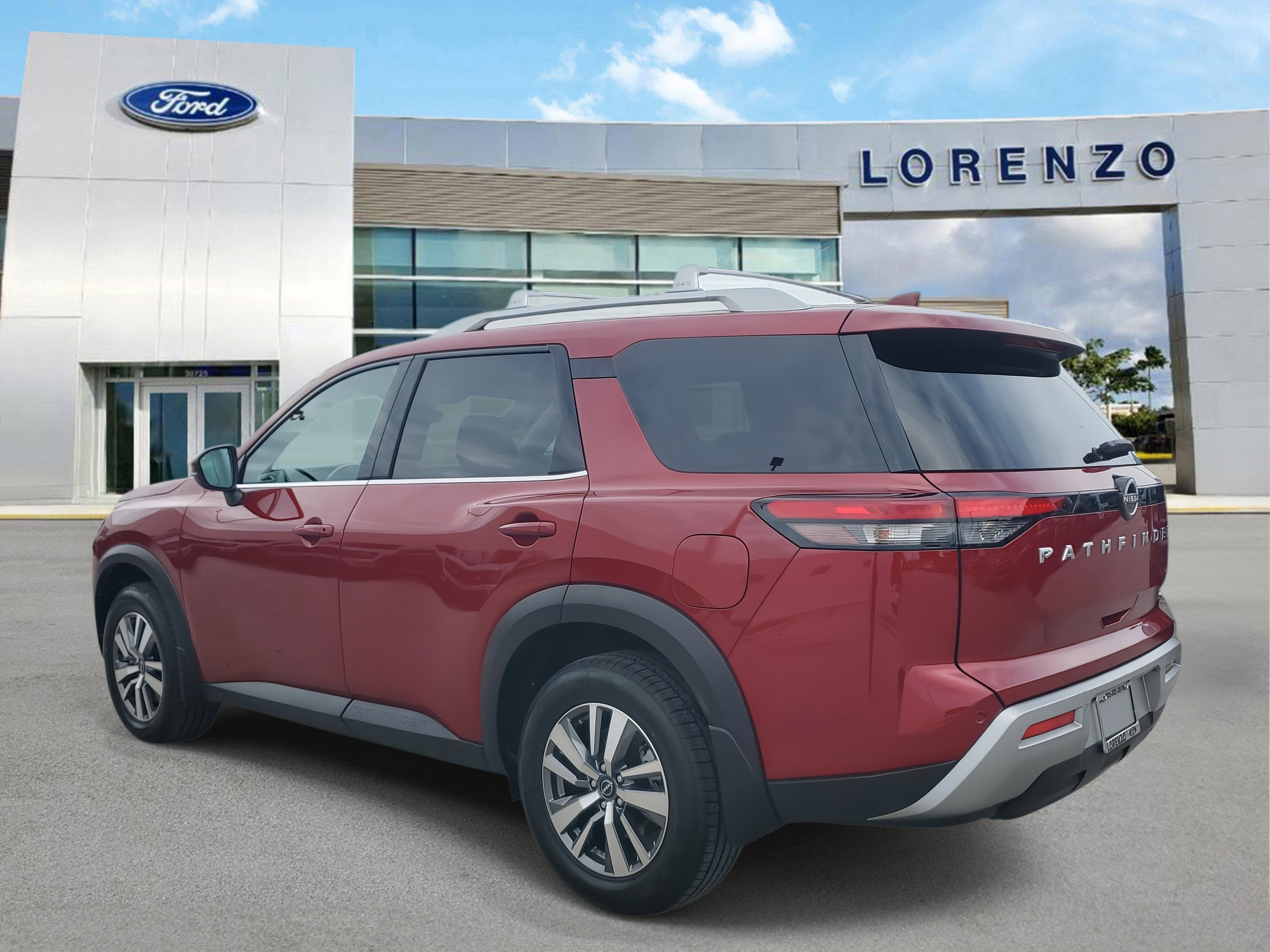 2024 Nissan Pathfinder SL