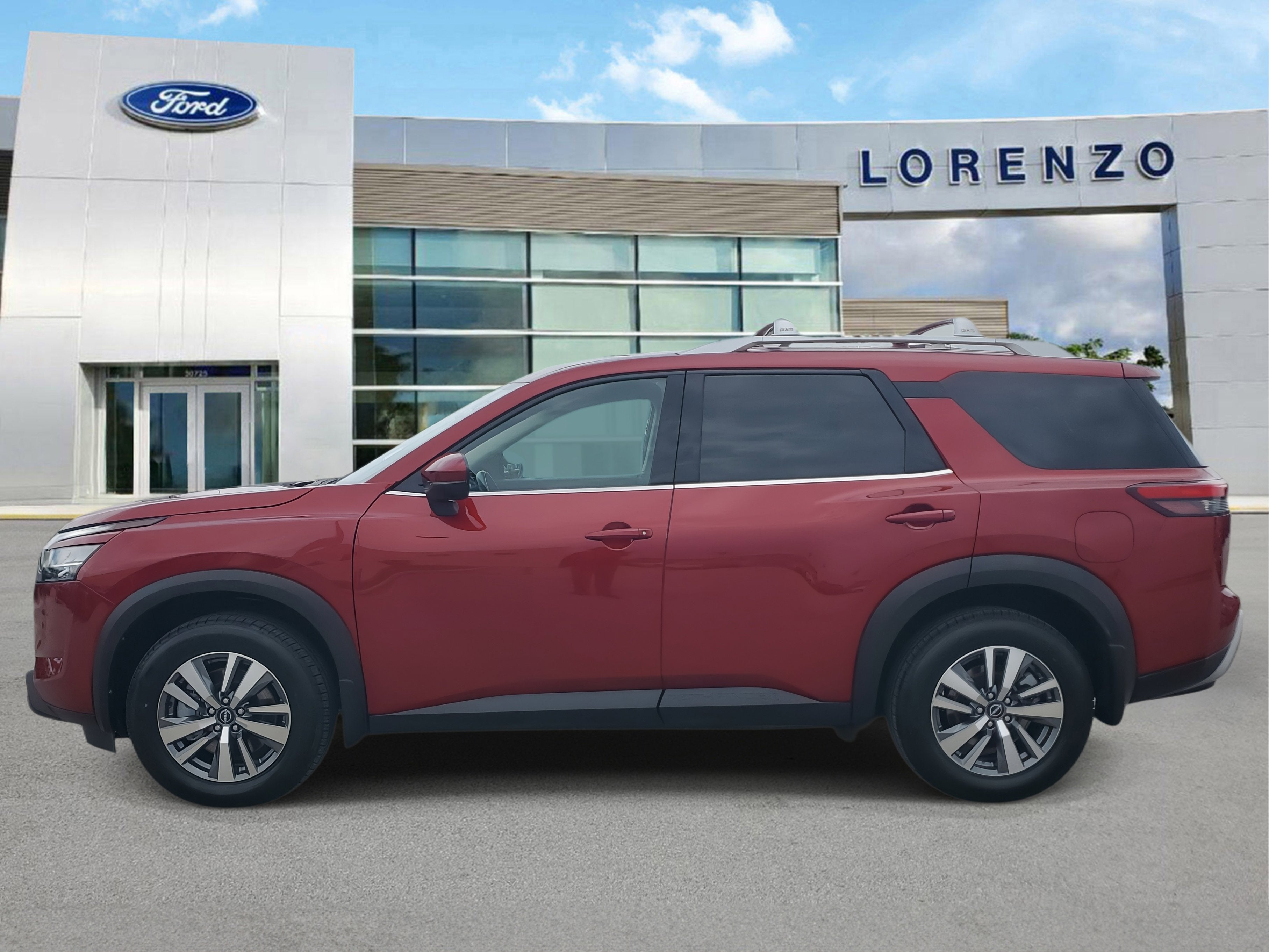 2024 Nissan Pathfinder SL