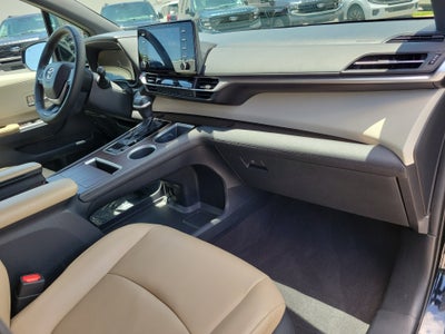 2021 Toyota Sienna XLE