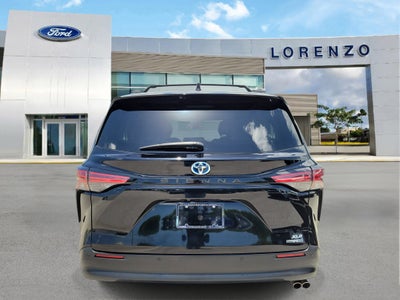 2021 Toyota Sienna XLE