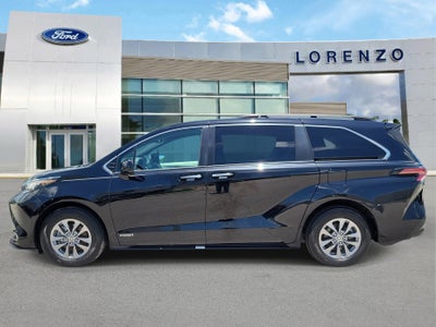 2021 Toyota Sienna XLE