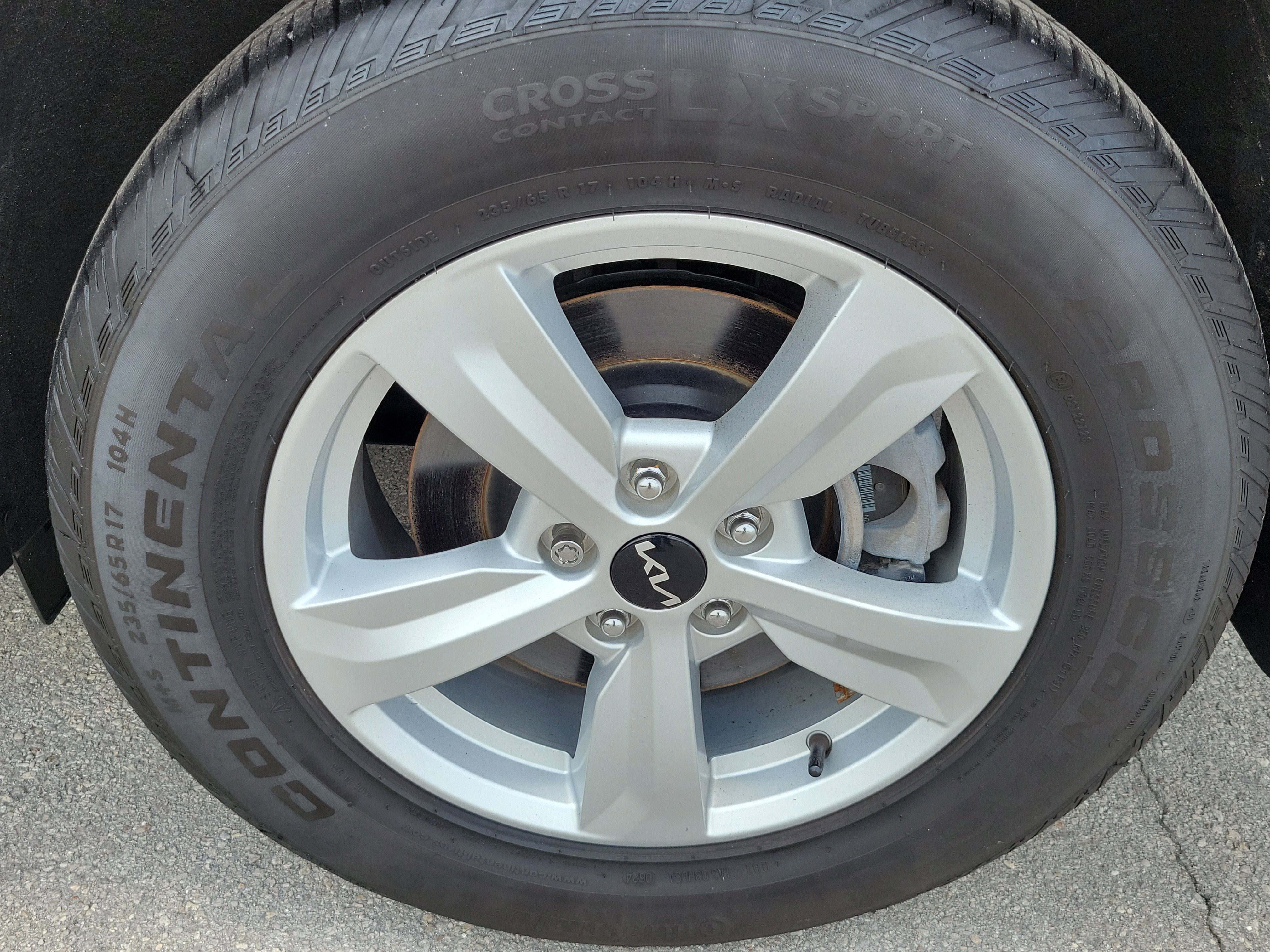 2024 Kia Sorento LX - Photo 28