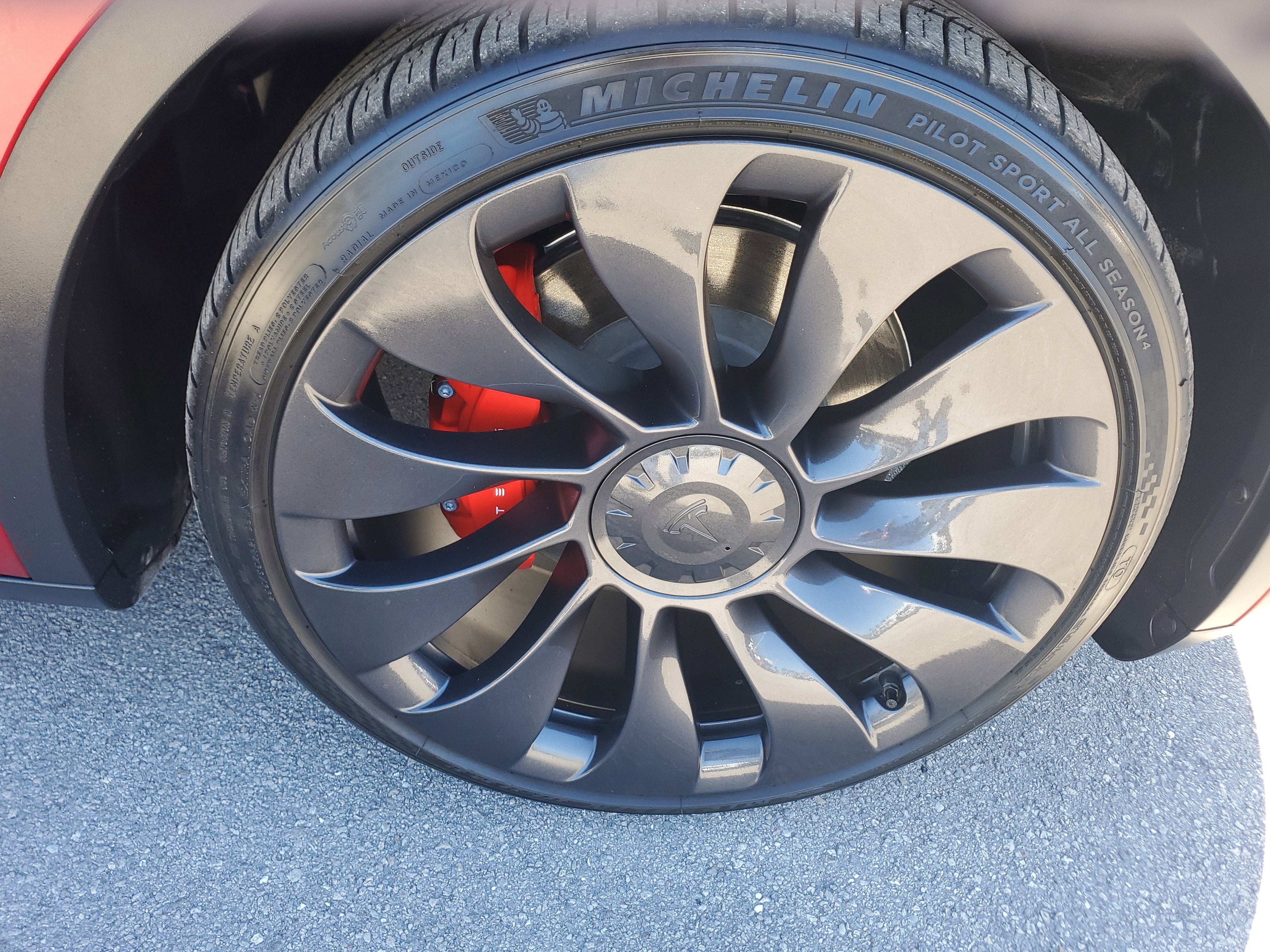 2024 Tesla Model Y Performance