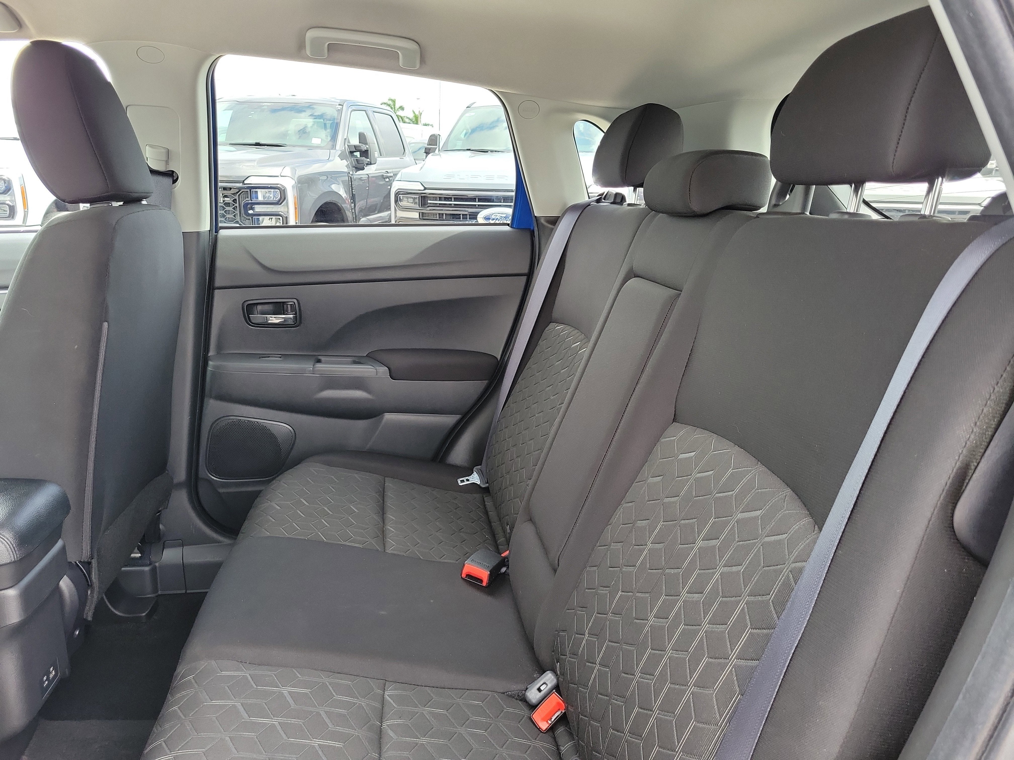 2025 Mitsubishi Outlander Sport LE