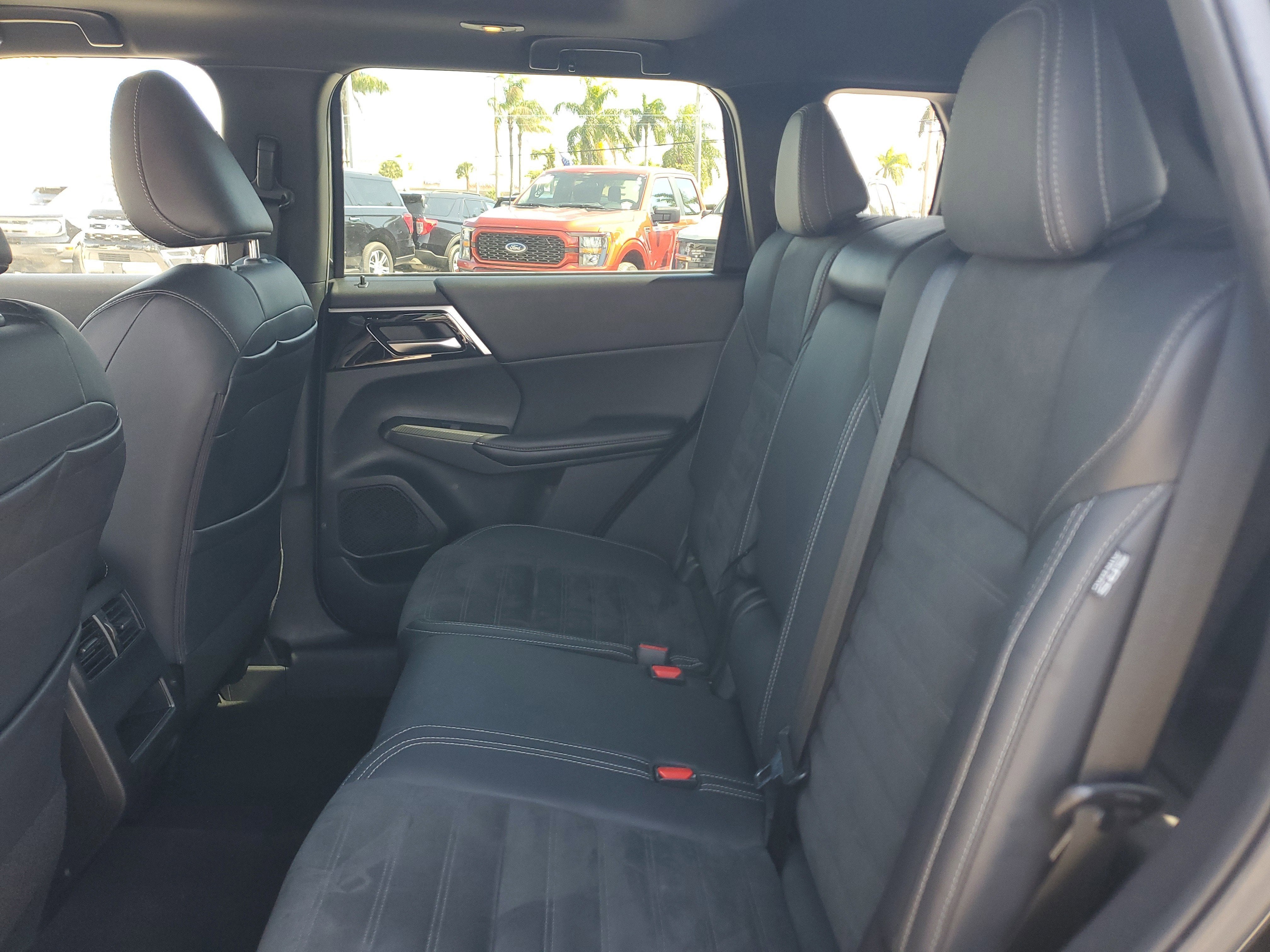 2022 Mitsubishi Outlander Black Edition