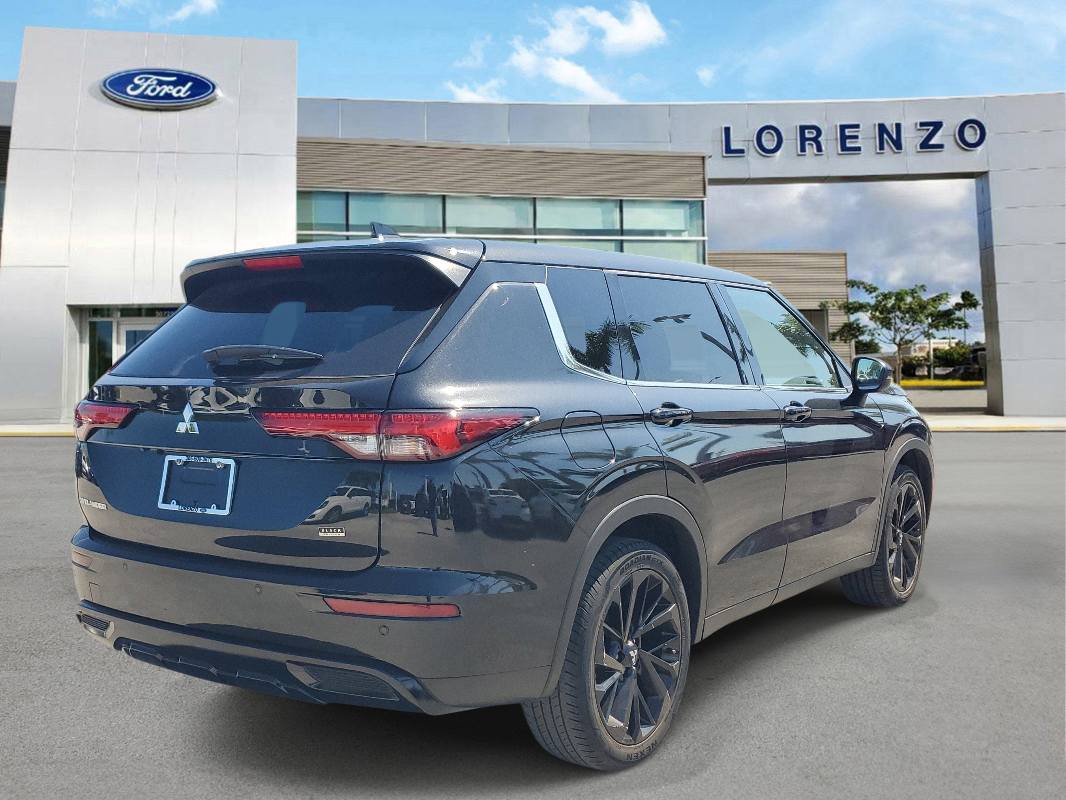 2022 Mitsubishi Outlander Black Edition