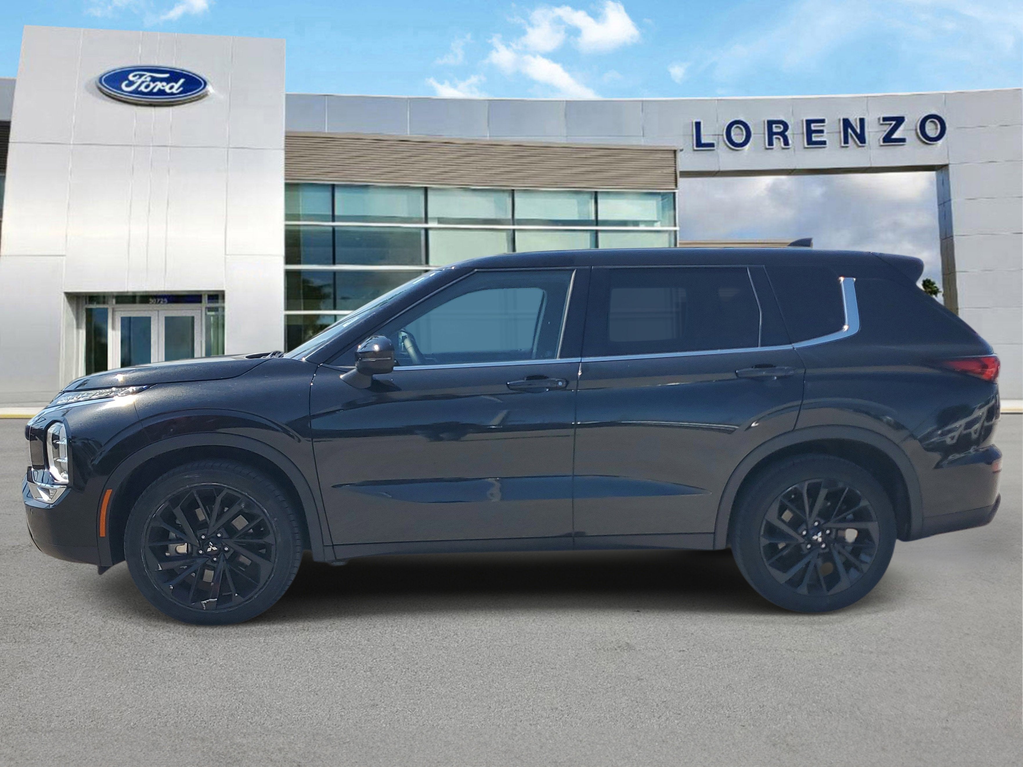 2022 Mitsubishi Outlander Black Edition