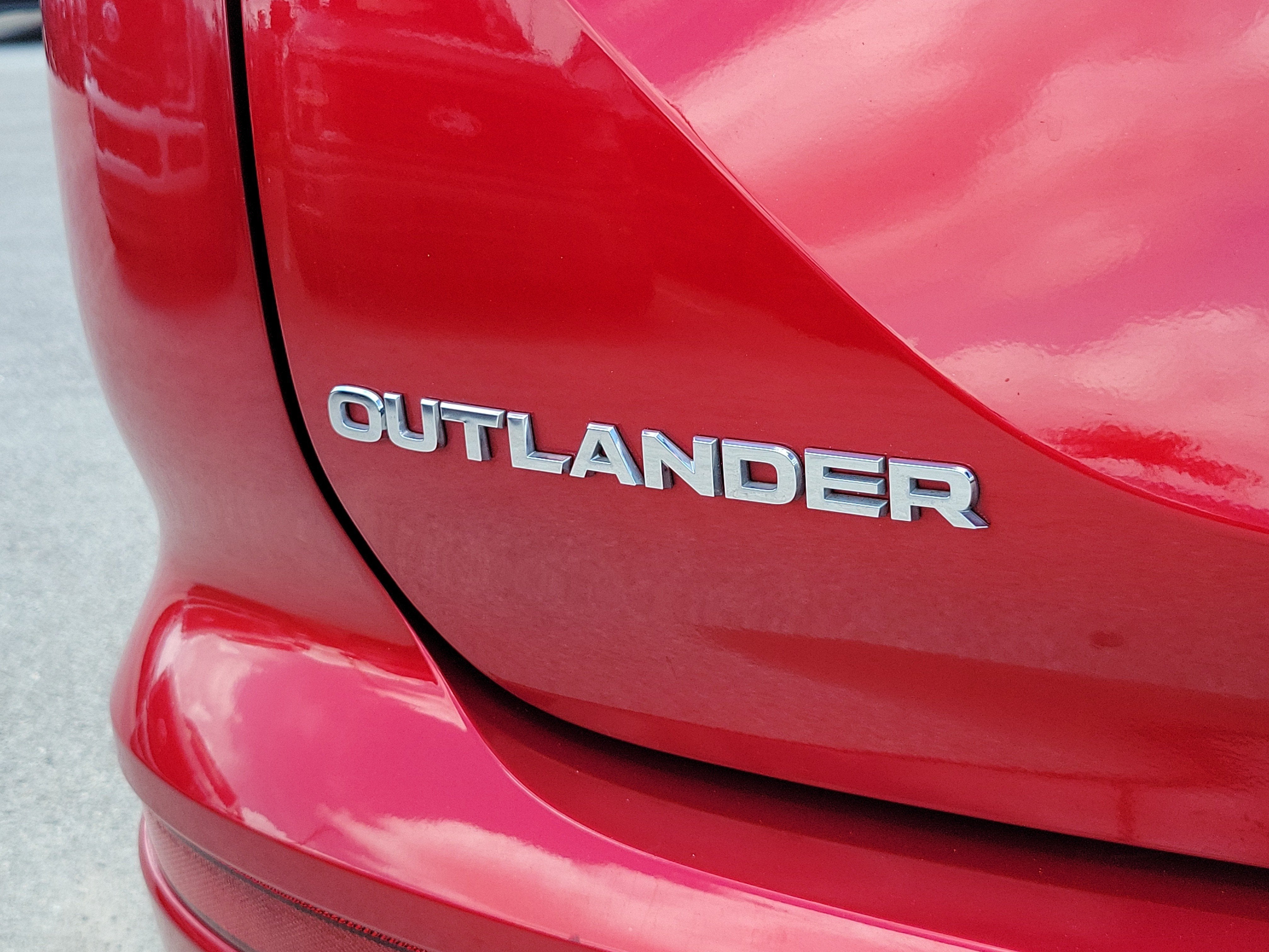 2024 Mitsubishi Outlander SE