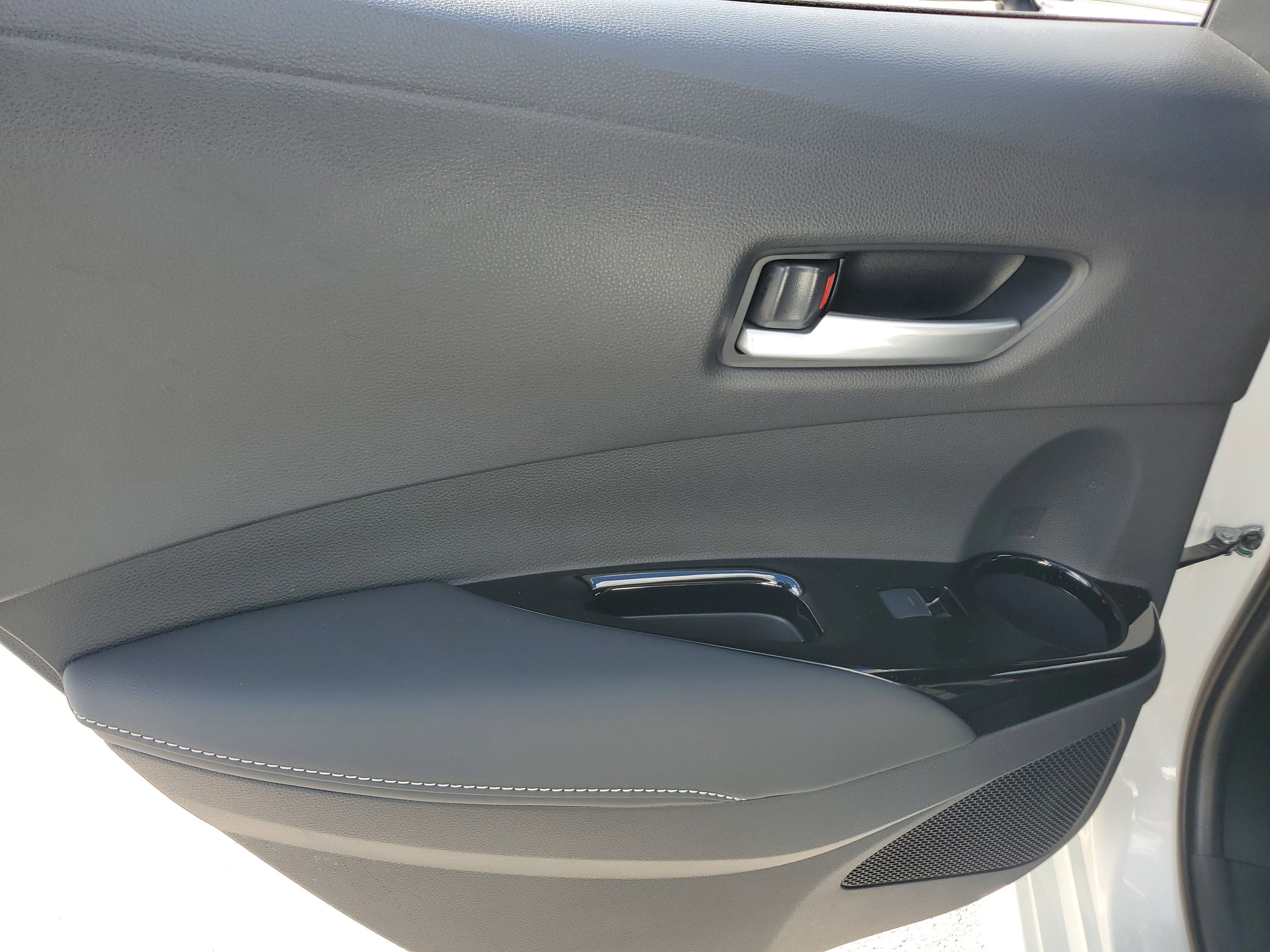 2025 Toyota Corolla Hatchback SE