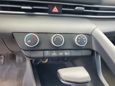 2024 Hyundai Elantra SE