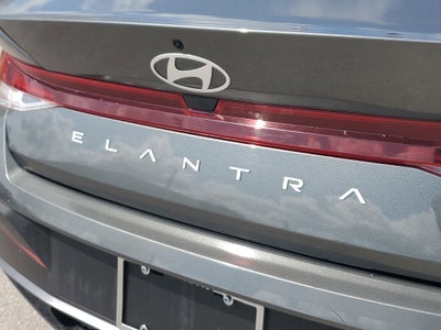 2024 Hyundai Elantra SE