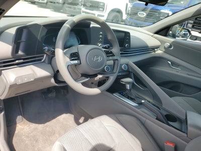 2024 Hyundai Elantra SE