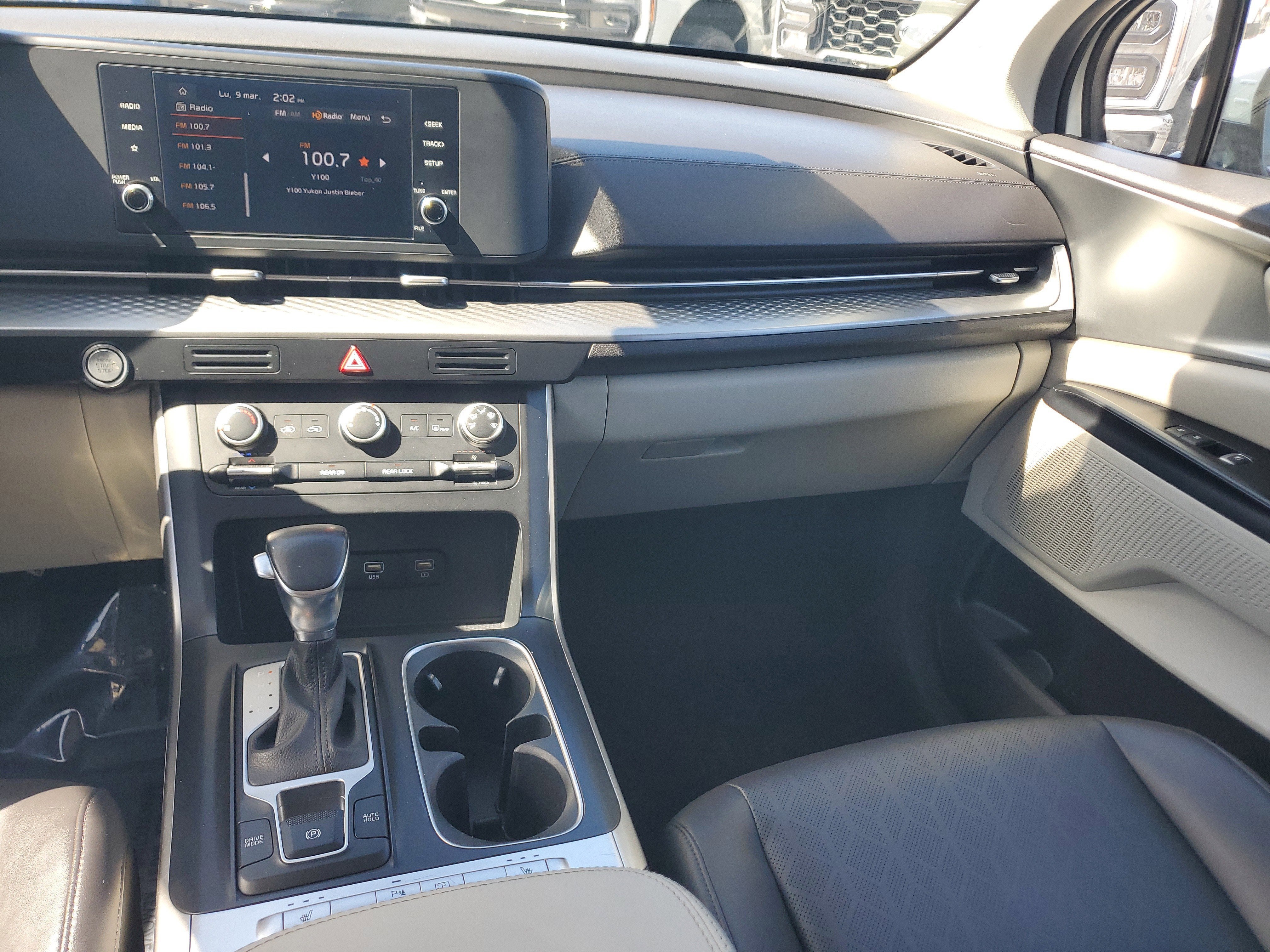 2023 Kia Carnival LX