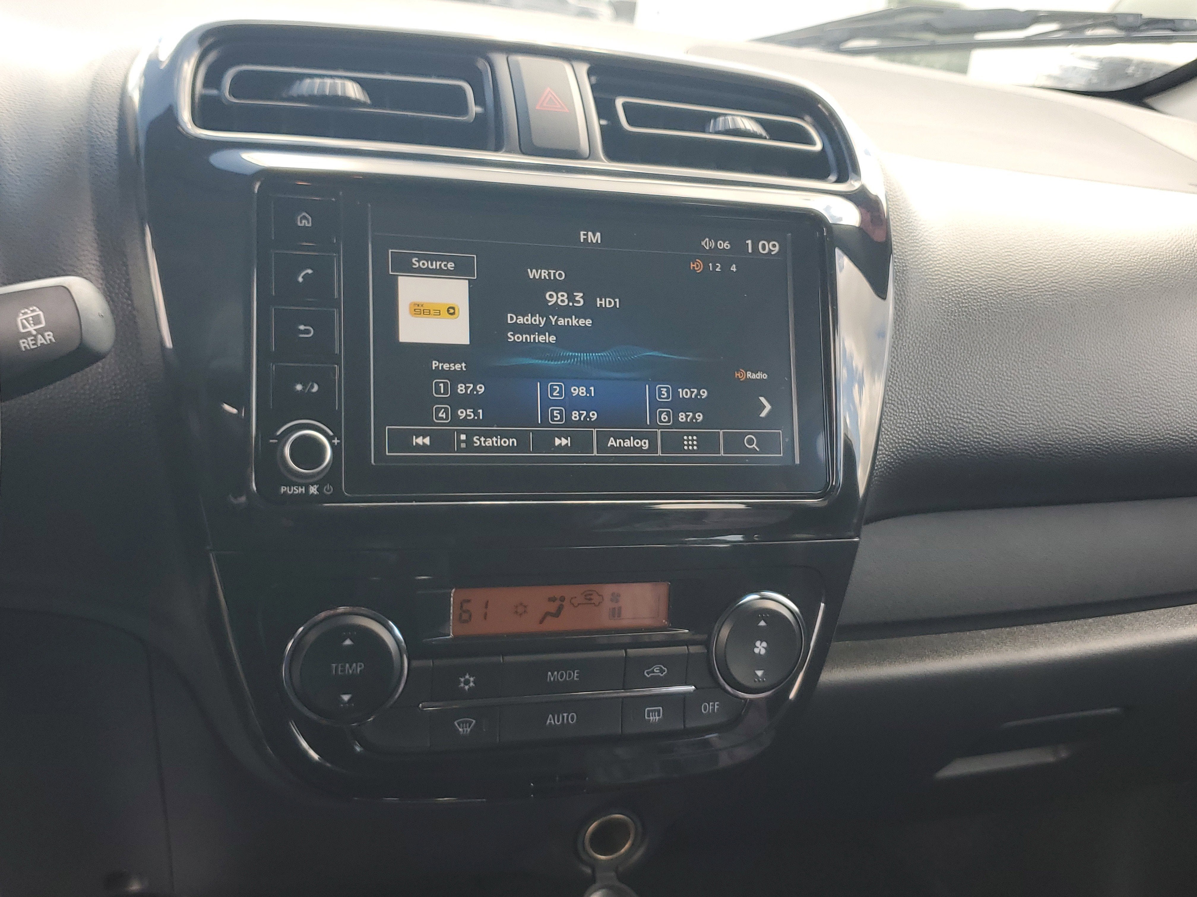 2024 Mitsubishi Mirage ES