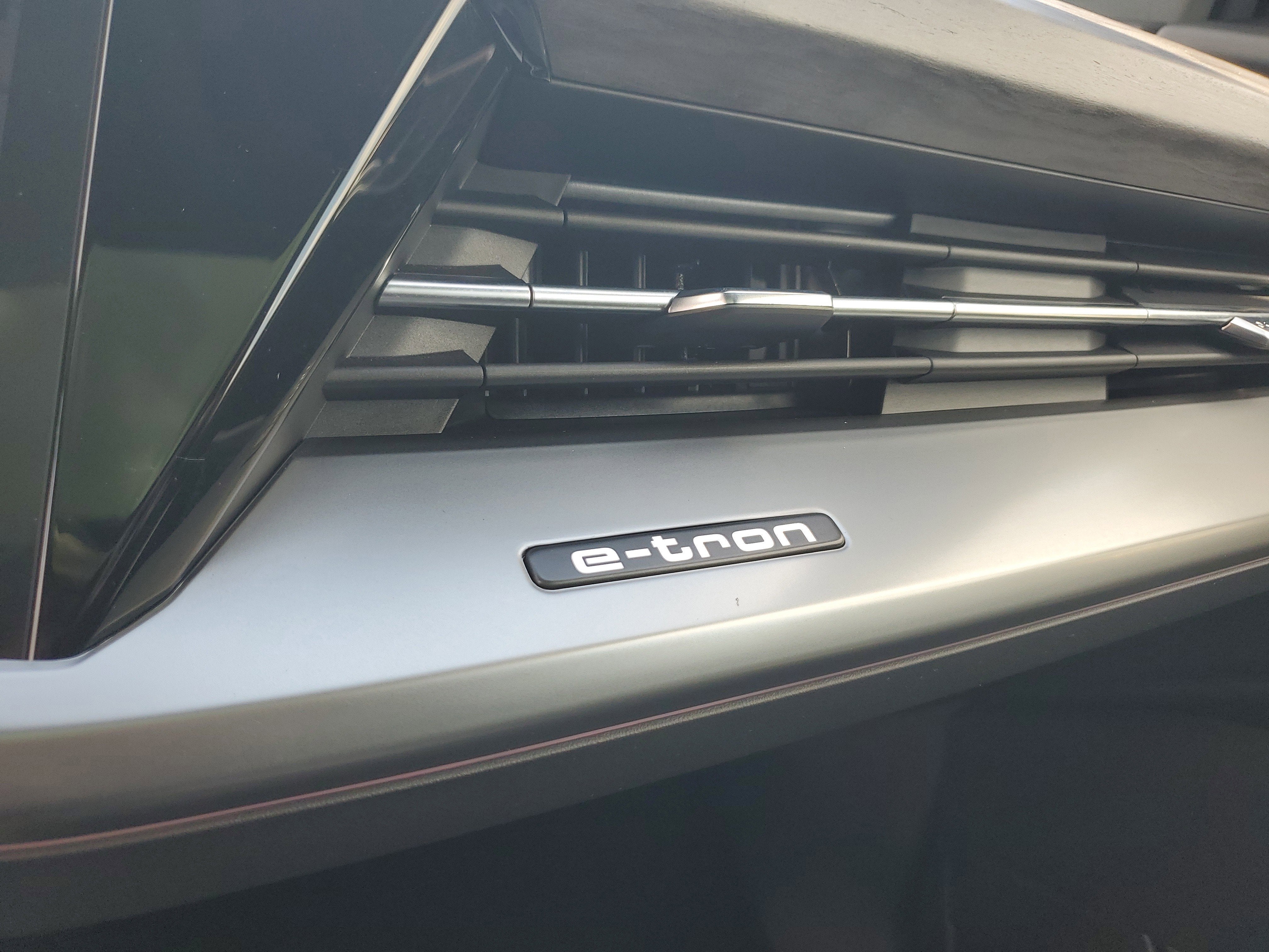 2024 Audi Q4 e-tron Premium Plus 4WD