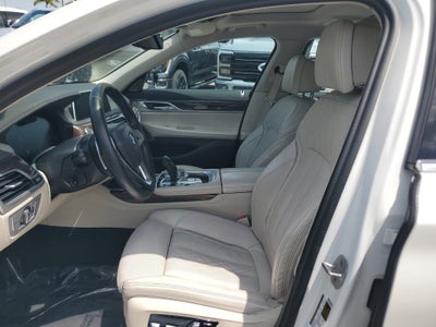 2022 BMW 7 Series 740i