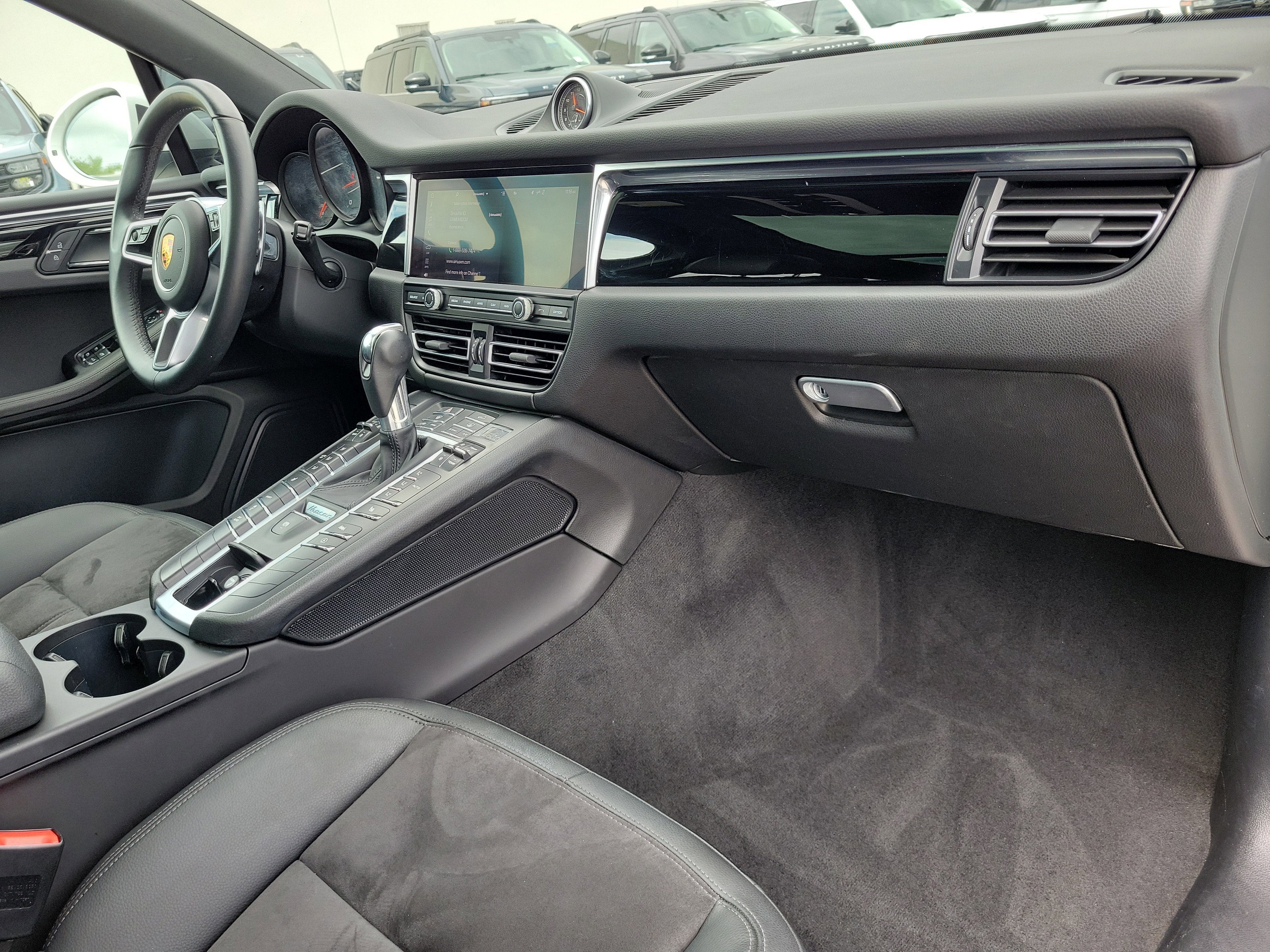 2021 Porsche Macan Base