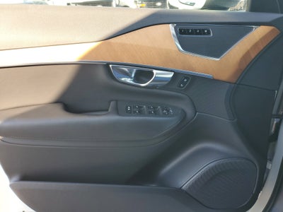 2023 Volvo XC90 Plus 4WD
