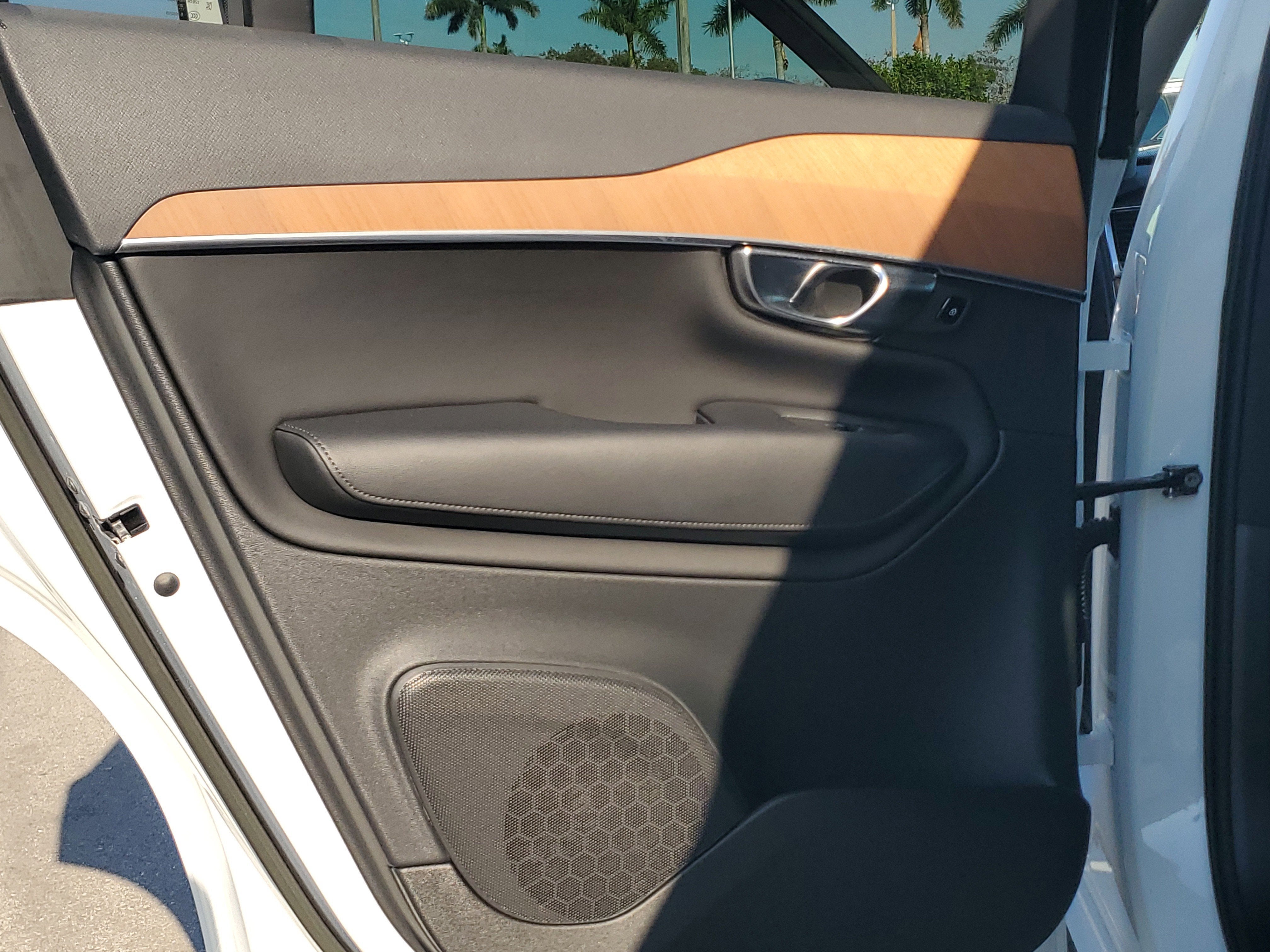 2023 Volvo XC90 Plus 4WD