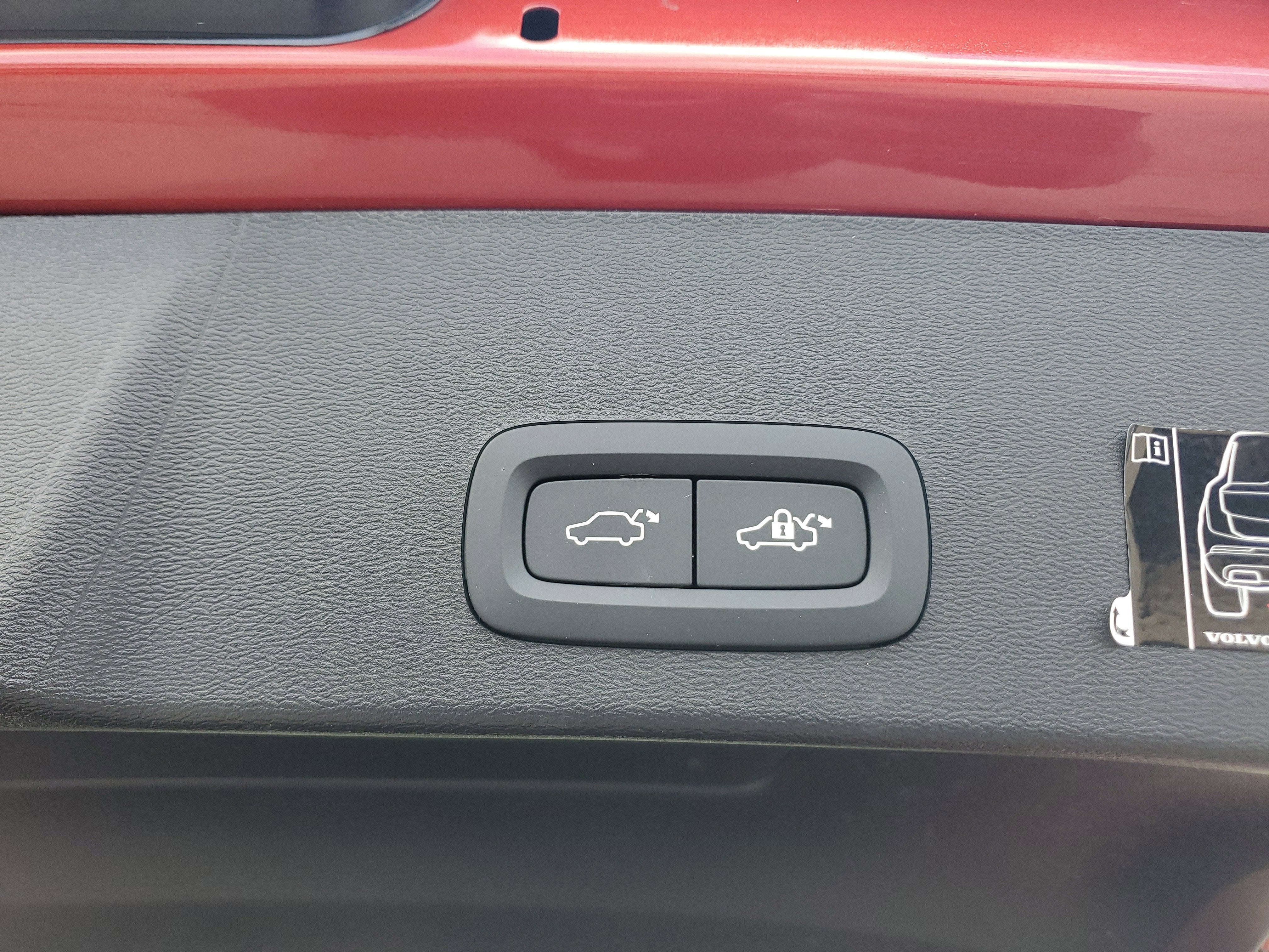 2021 Volvo XC40 P8 4WD