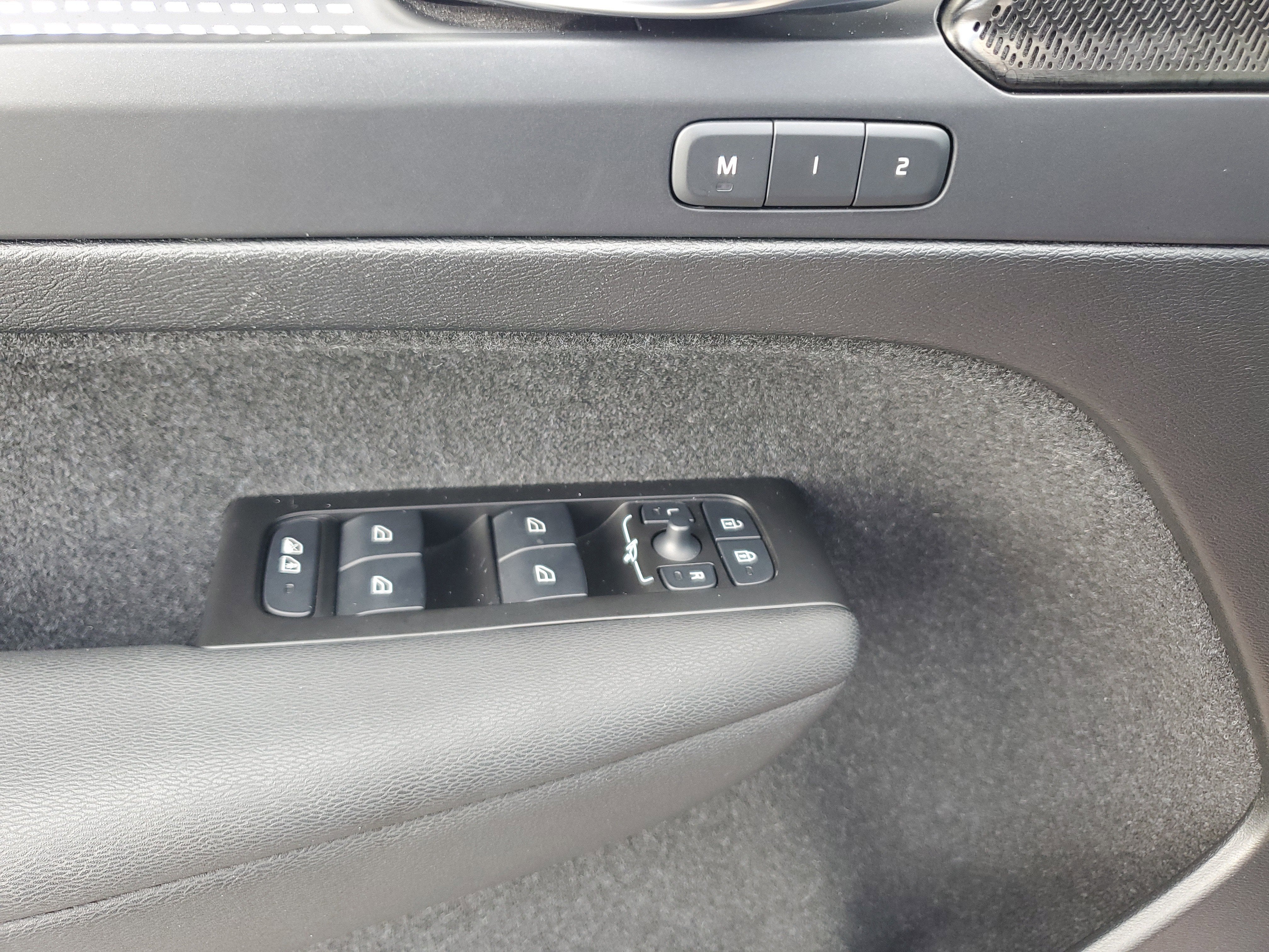 2021 Volvo XC40 P8 4WD