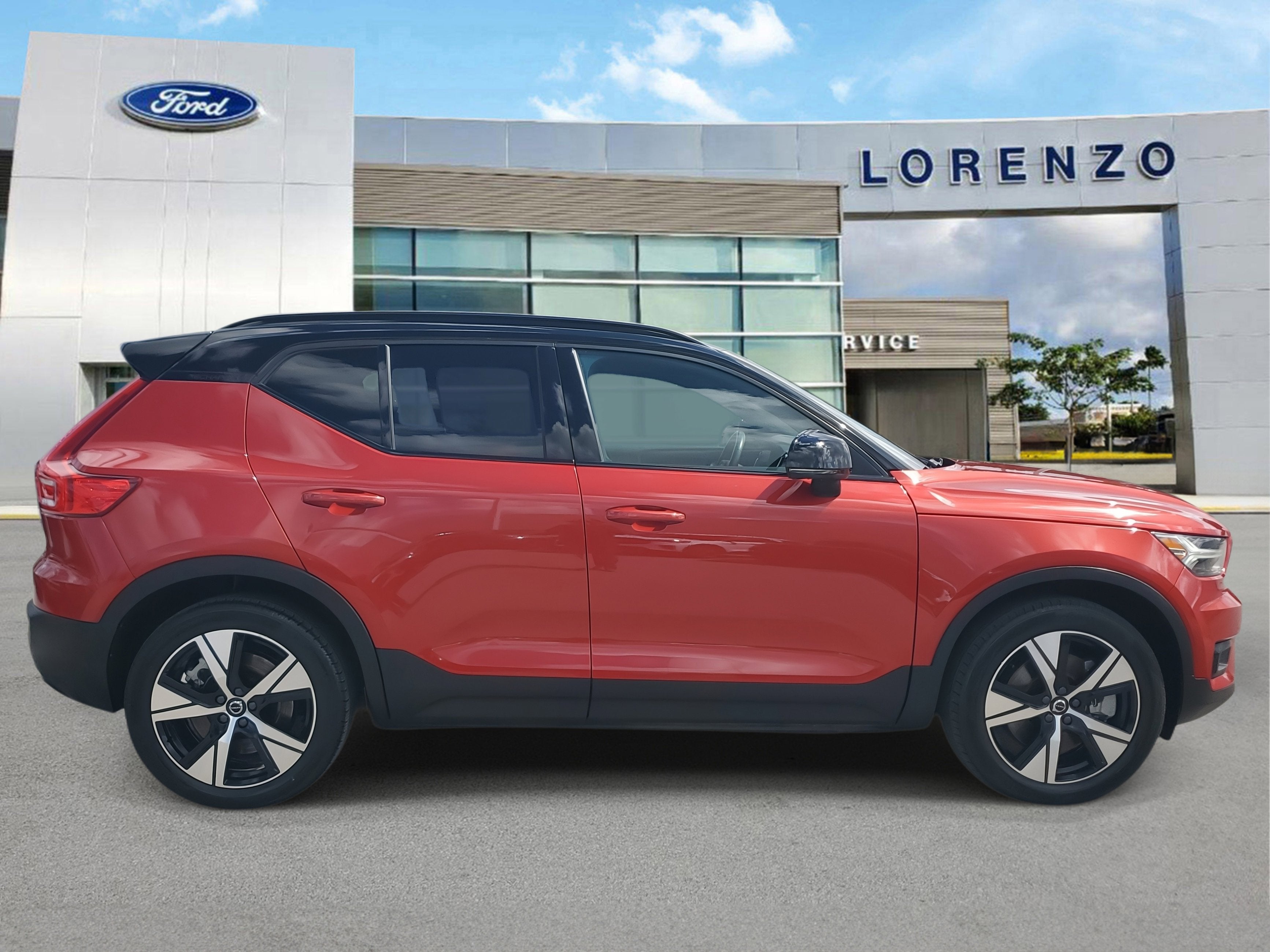 2021 Volvo XC40 P8 4WD
