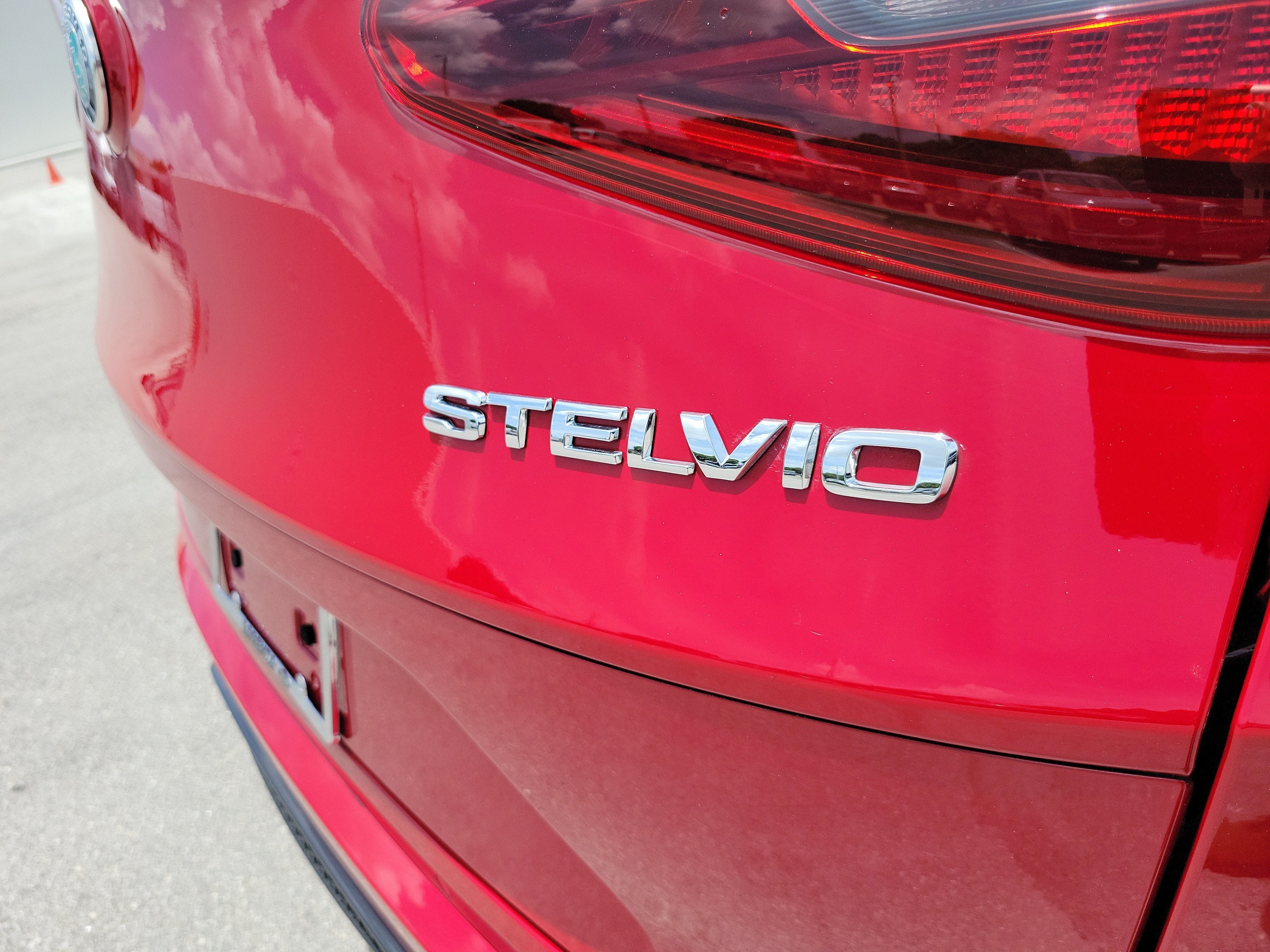2022 Alfa Romeo Stelvio Veloce 4WD
