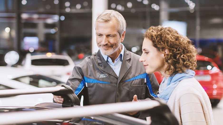 A service expert helping a customer