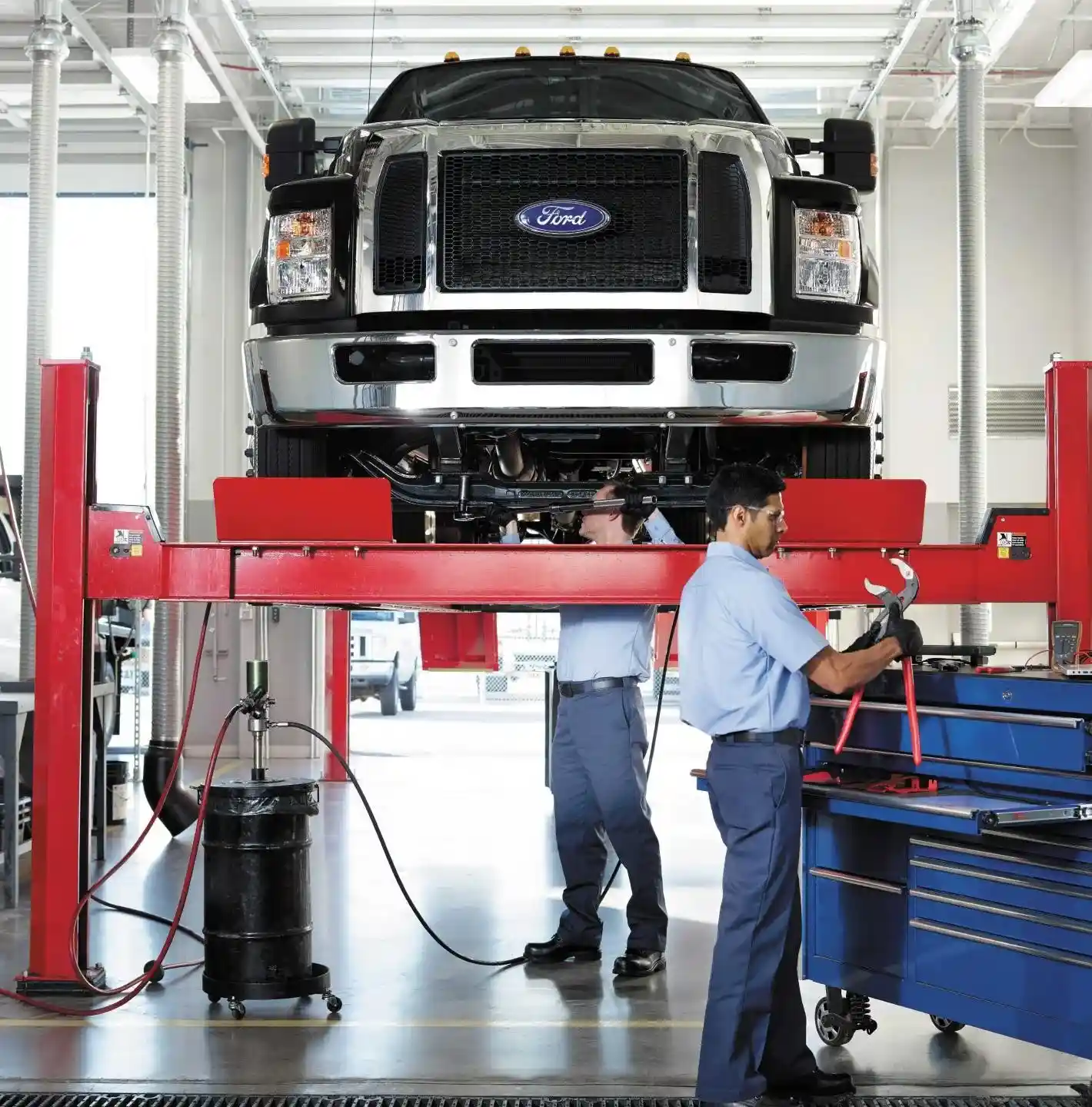 Get Back on the Road With These Collision Repair Shop Services